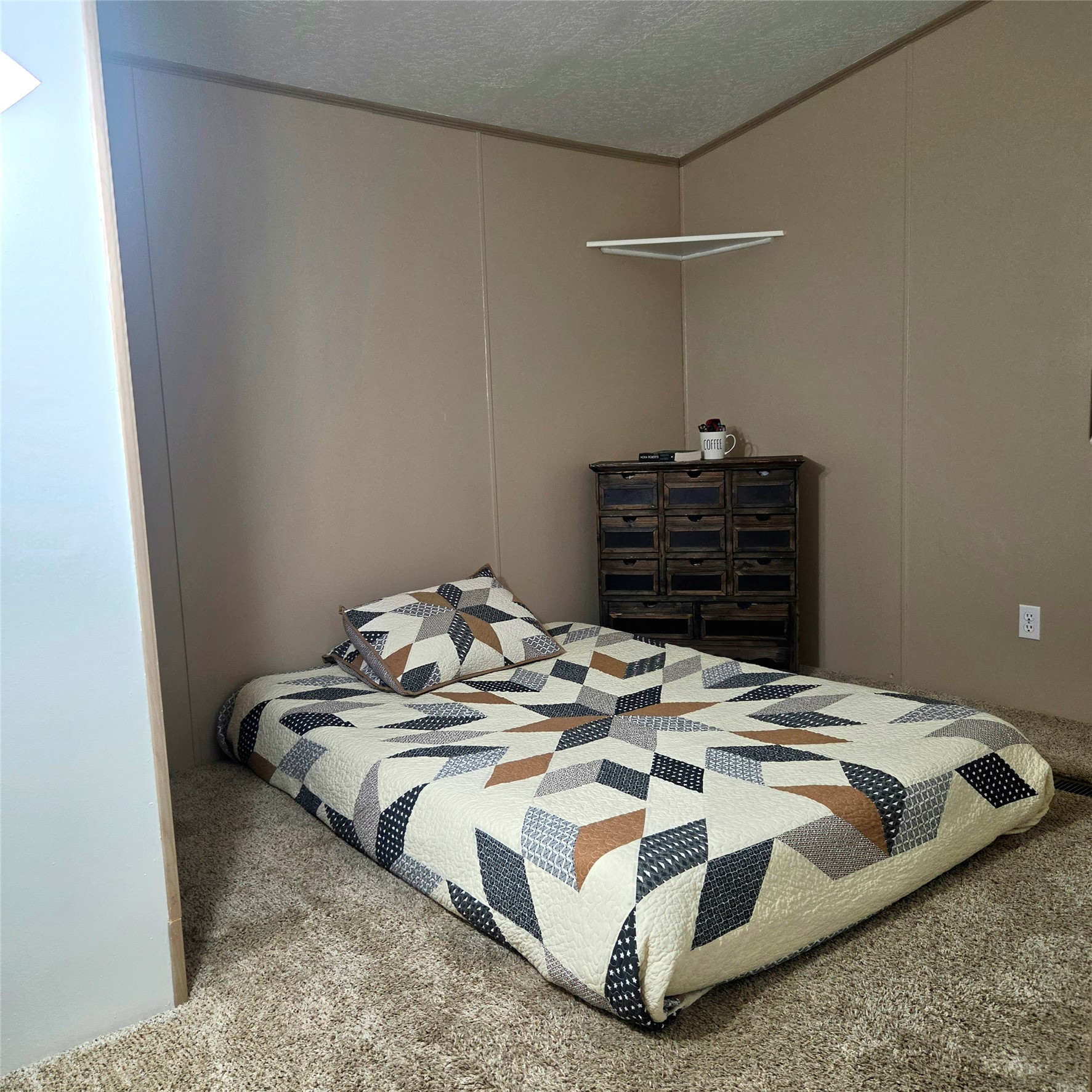 1000 Riverside Drive Property Photo 10