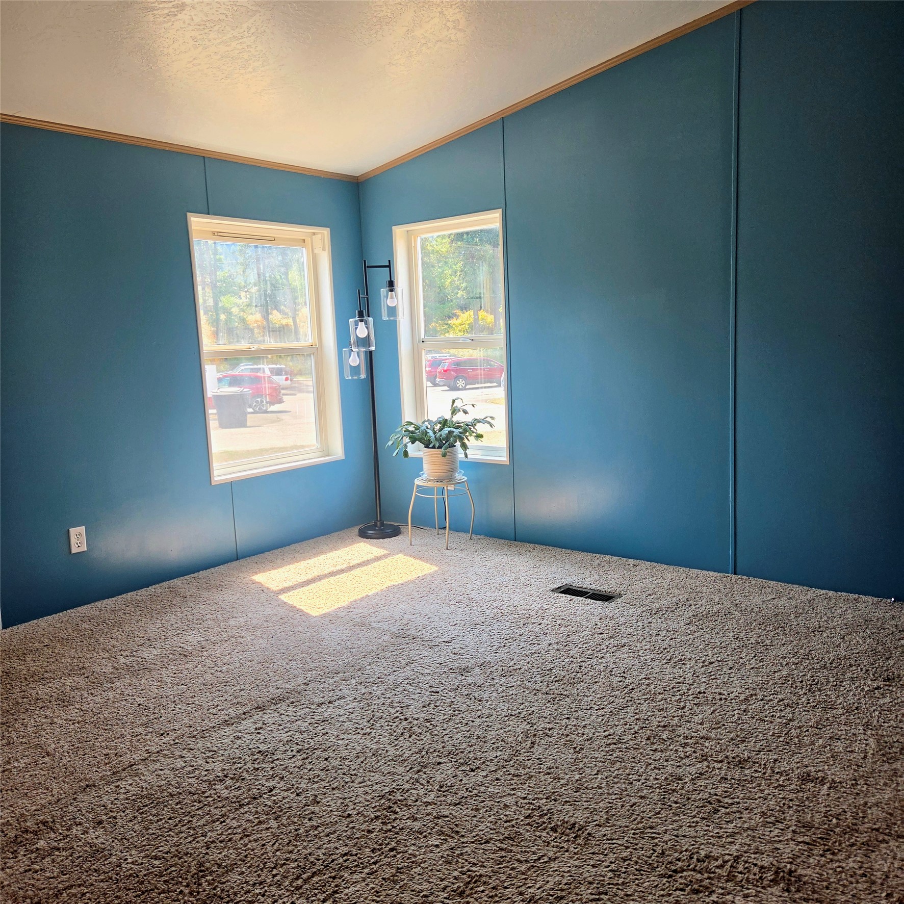 1000 Riverside Drive Property Photo 15