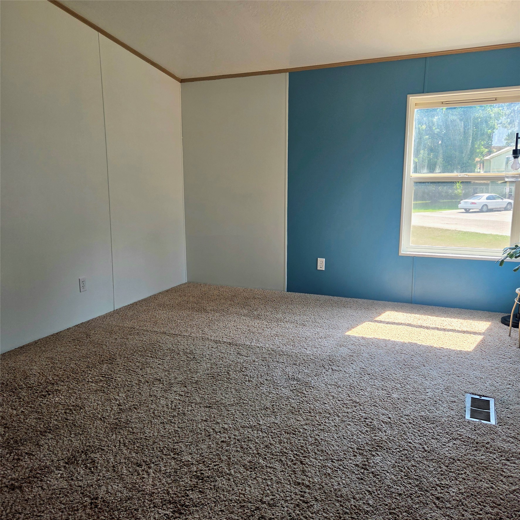 1000 Riverside Drive Property Photo 16