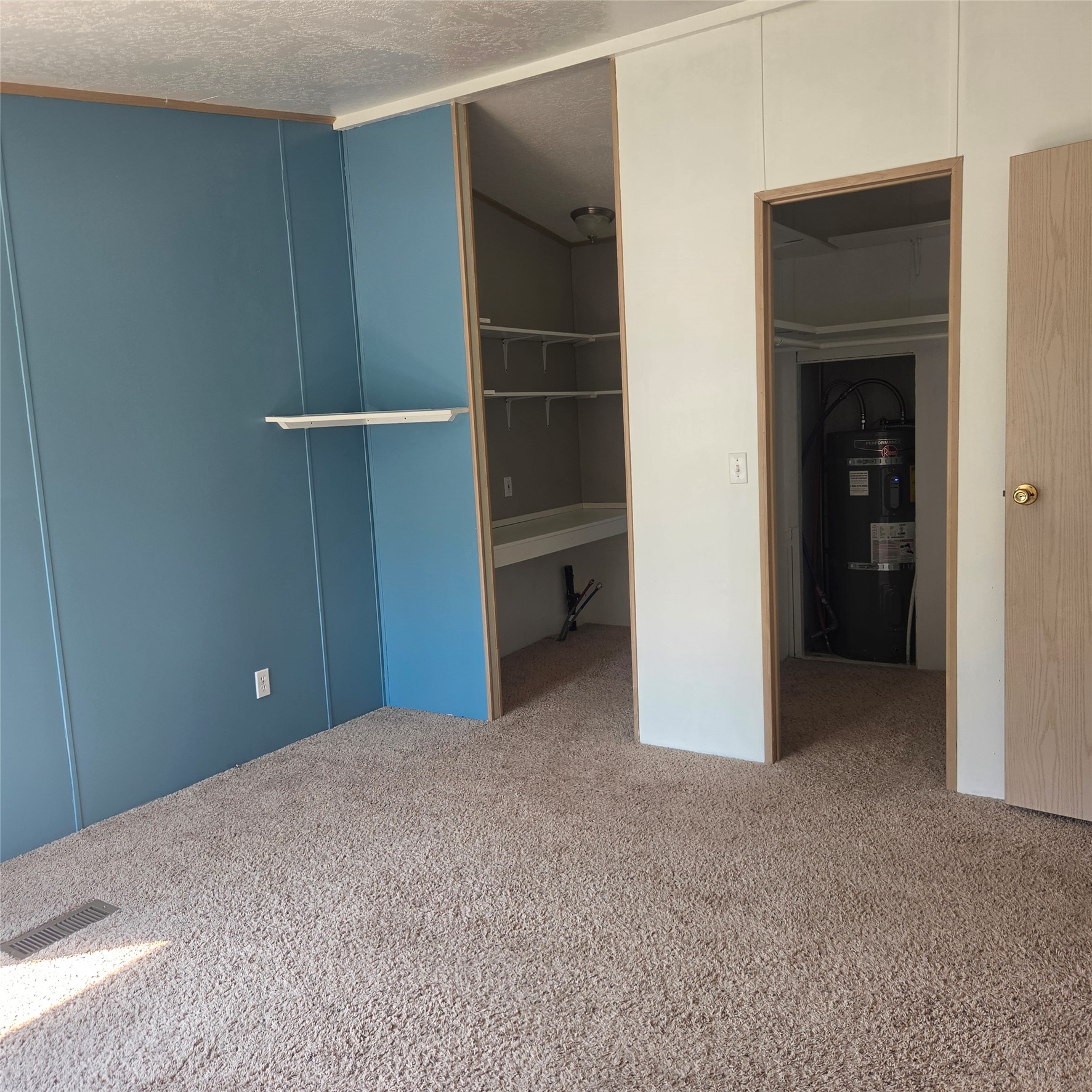 1000 Riverside Drive Property Photo 18