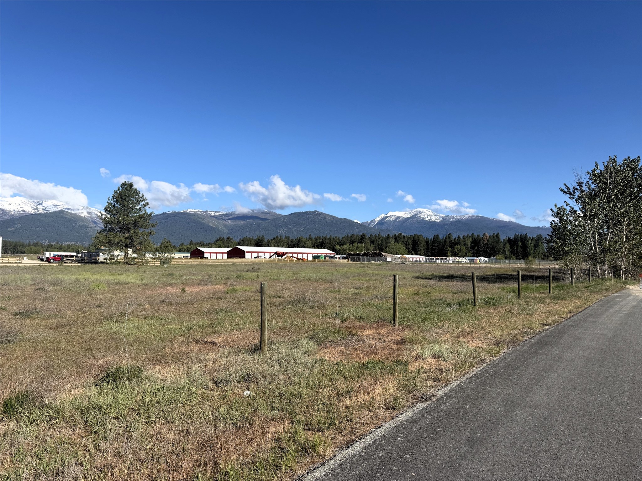 2021 Us Highway 93 N Property Photo 4