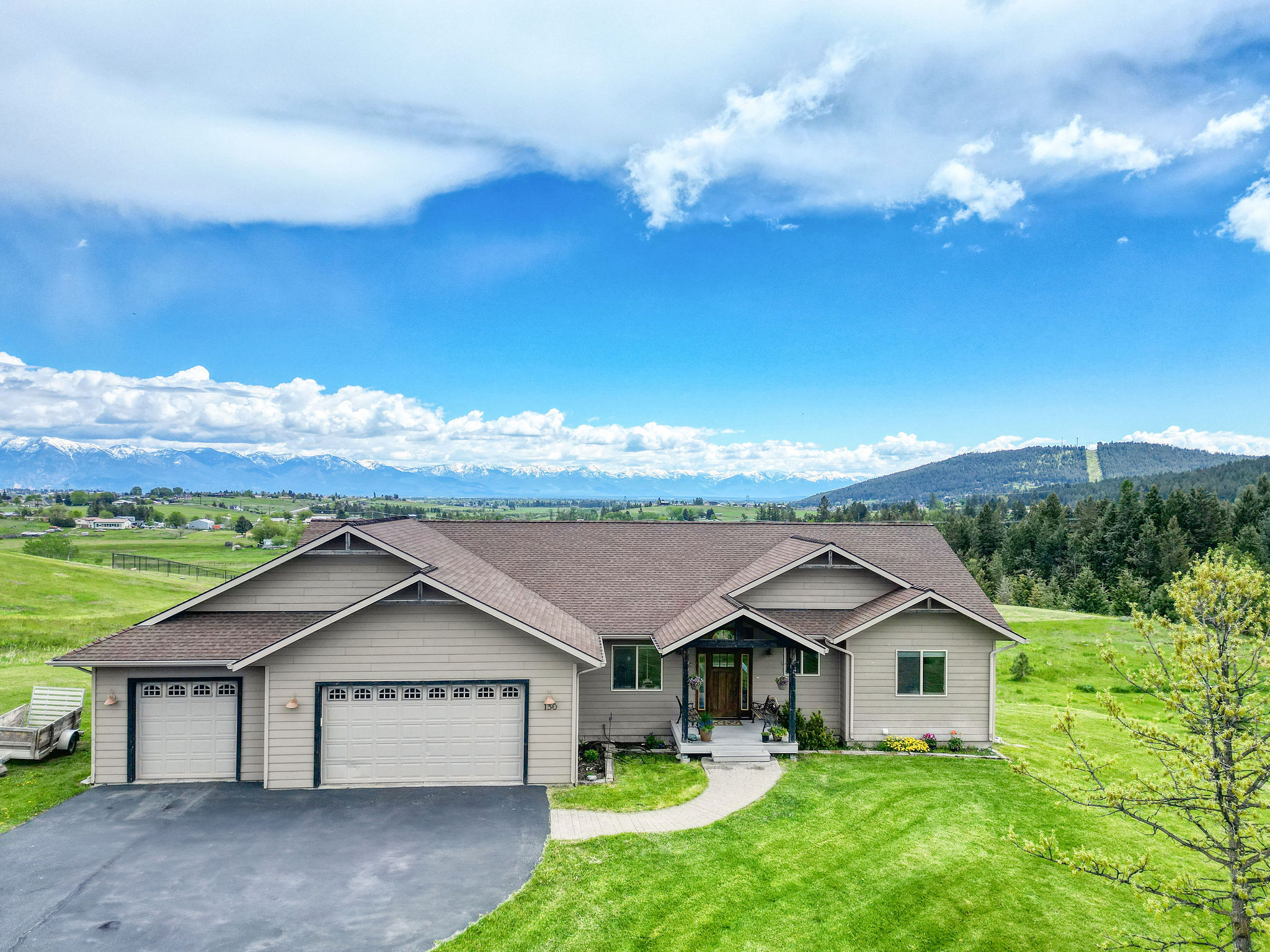 130 Ashley Hills Drive Property Photo 3