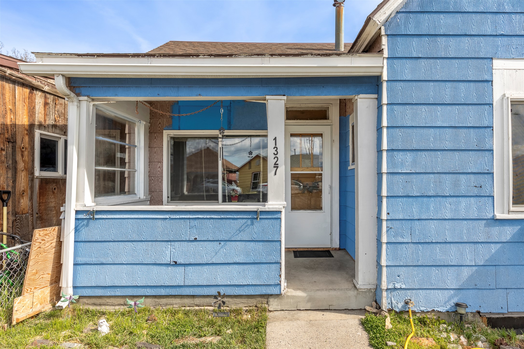 1327 Farrell Street Property Photo 4