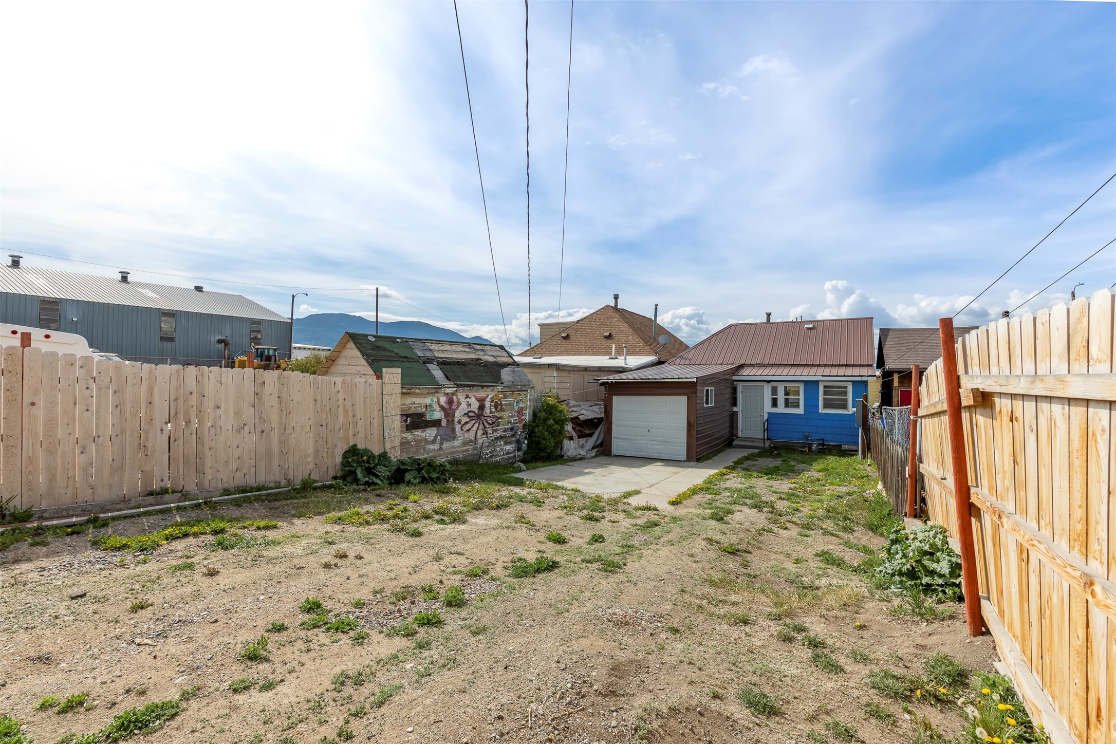 1327 Farrell Street Property Photo 5