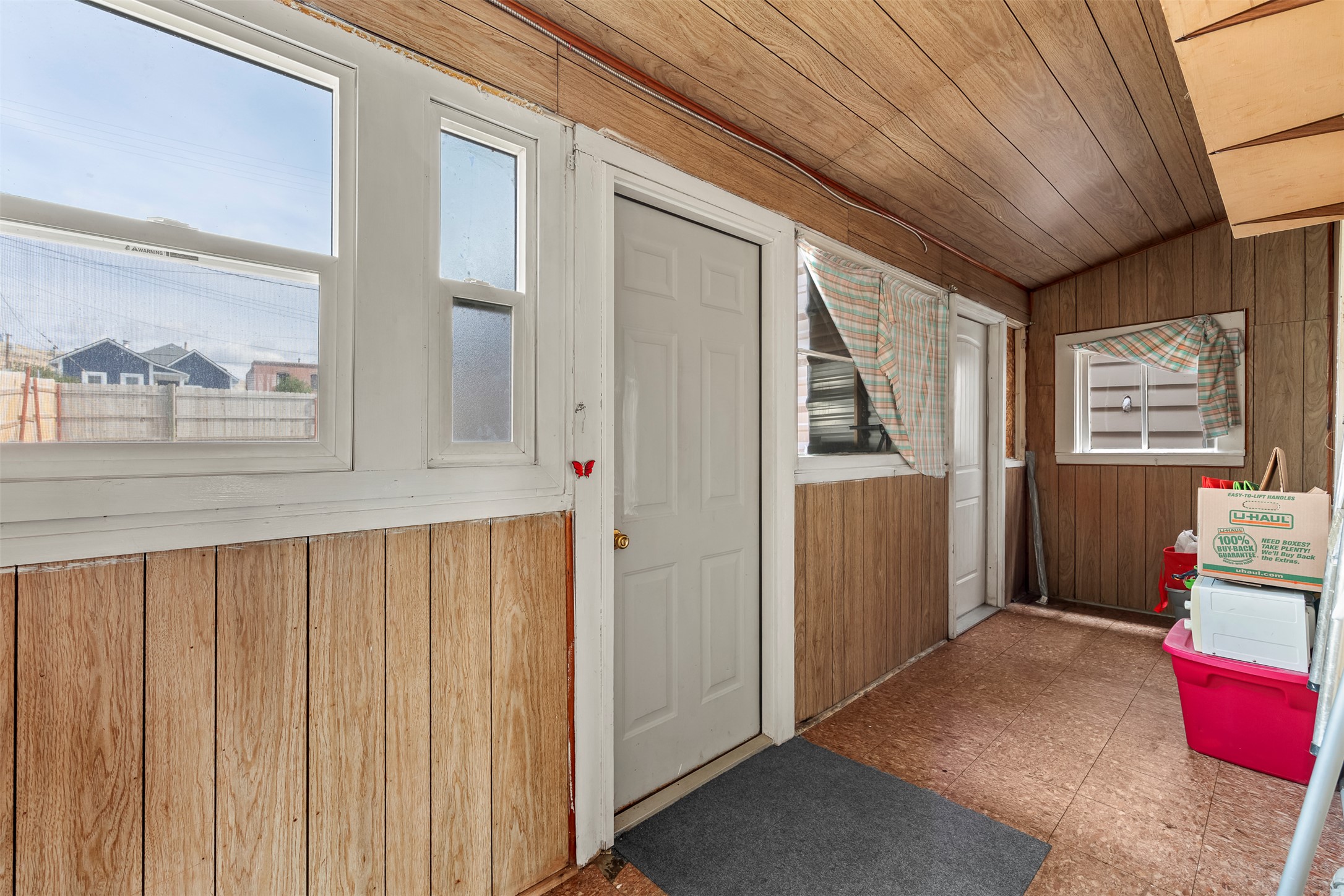 1327 Farrell Street Property Photo 8