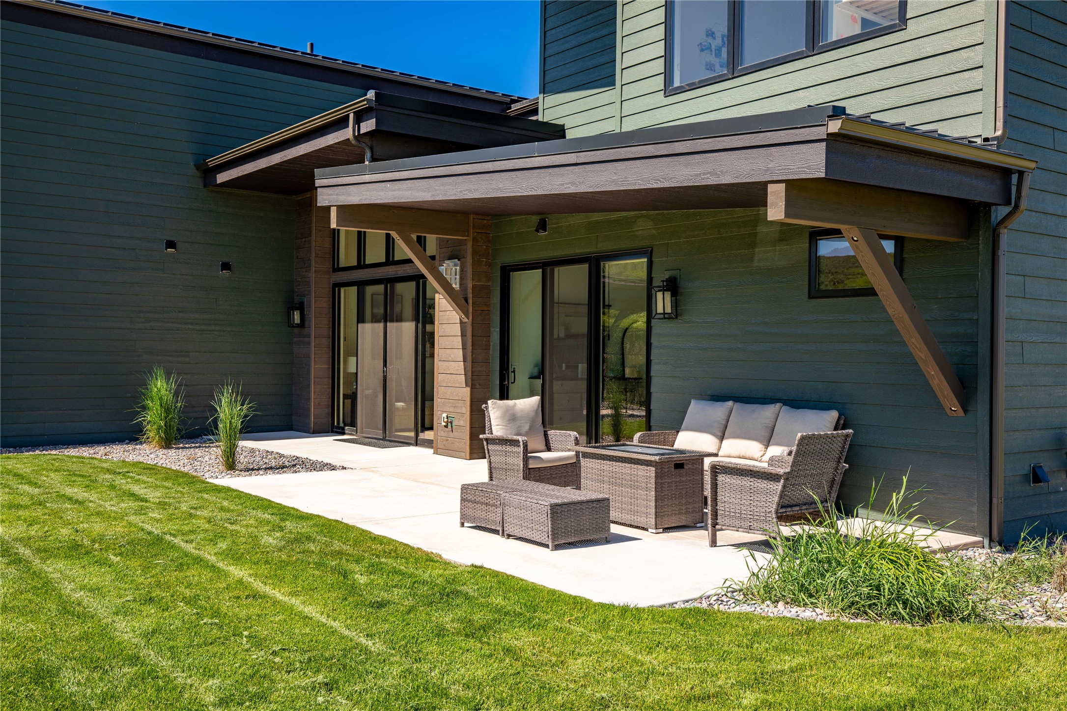2411 Pale Evening Court Property Photo 4