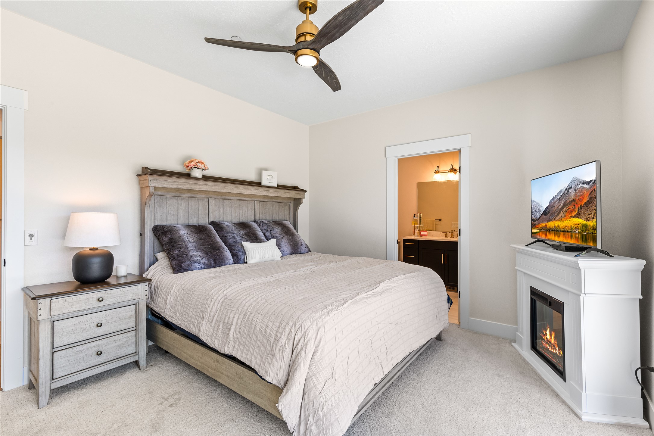 2411 Pale Evening Court Property Photo 17