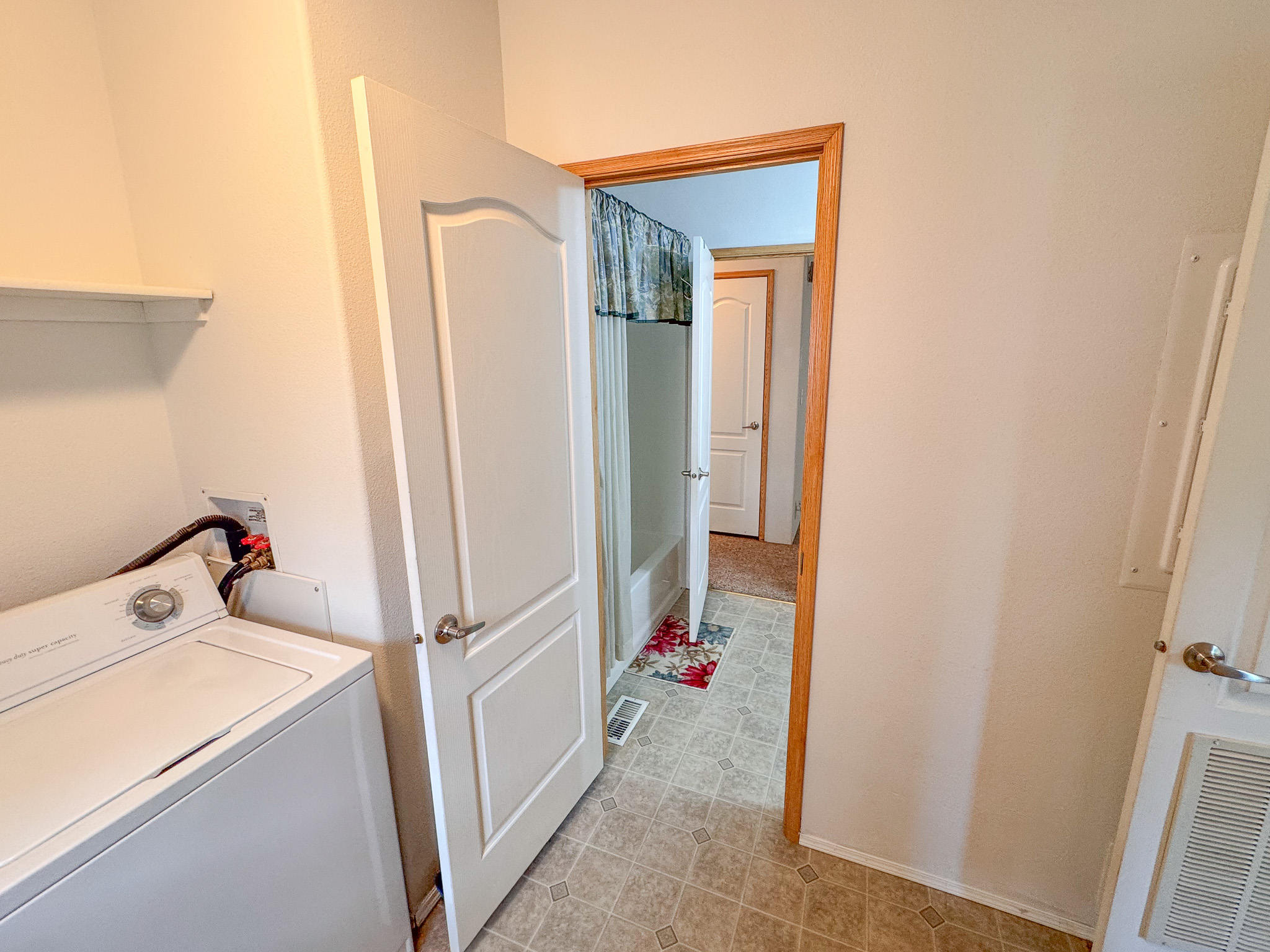 516 W 4th Street Property Photo 16