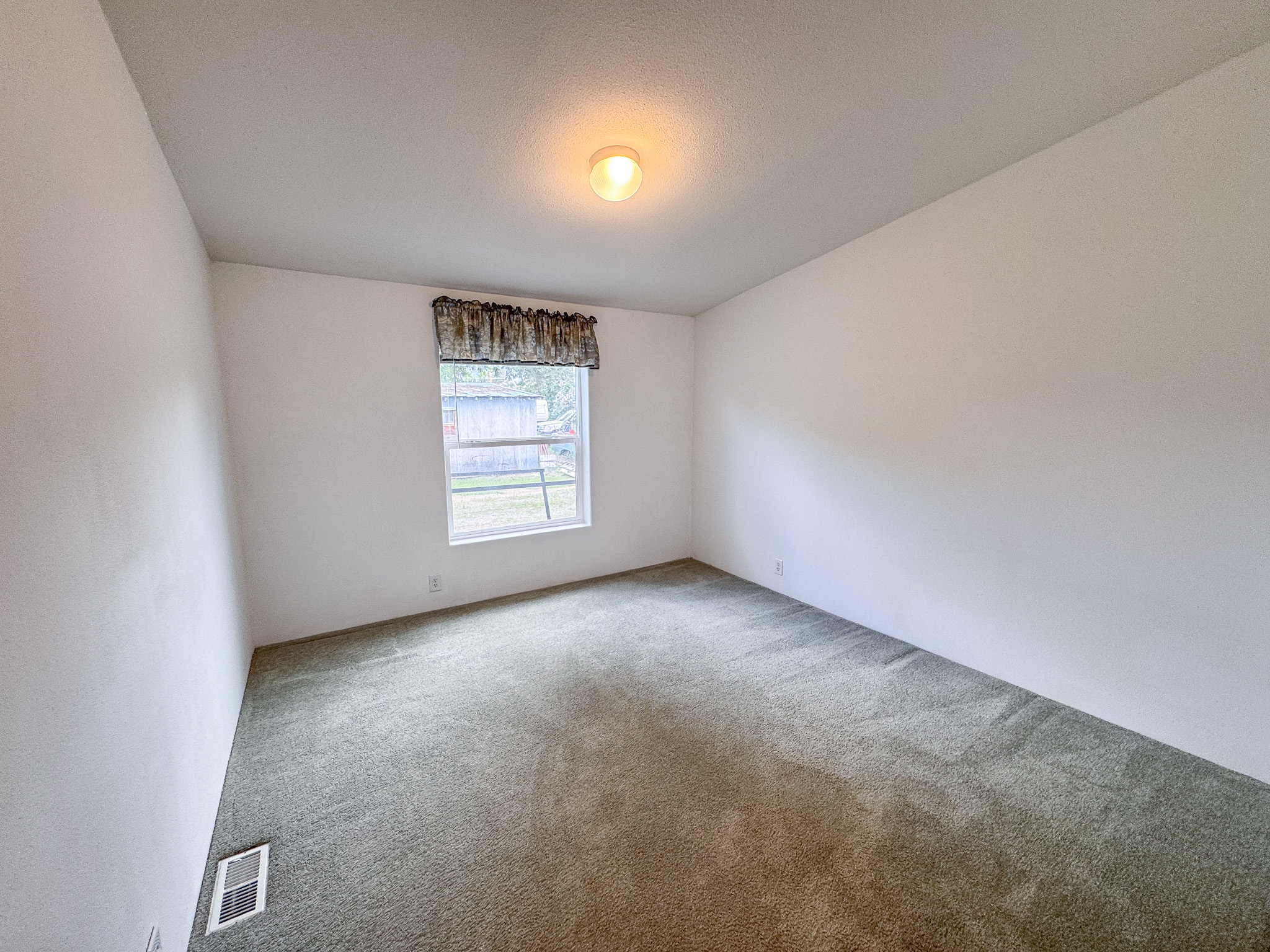 516 W 4th Street Property Photo 21
