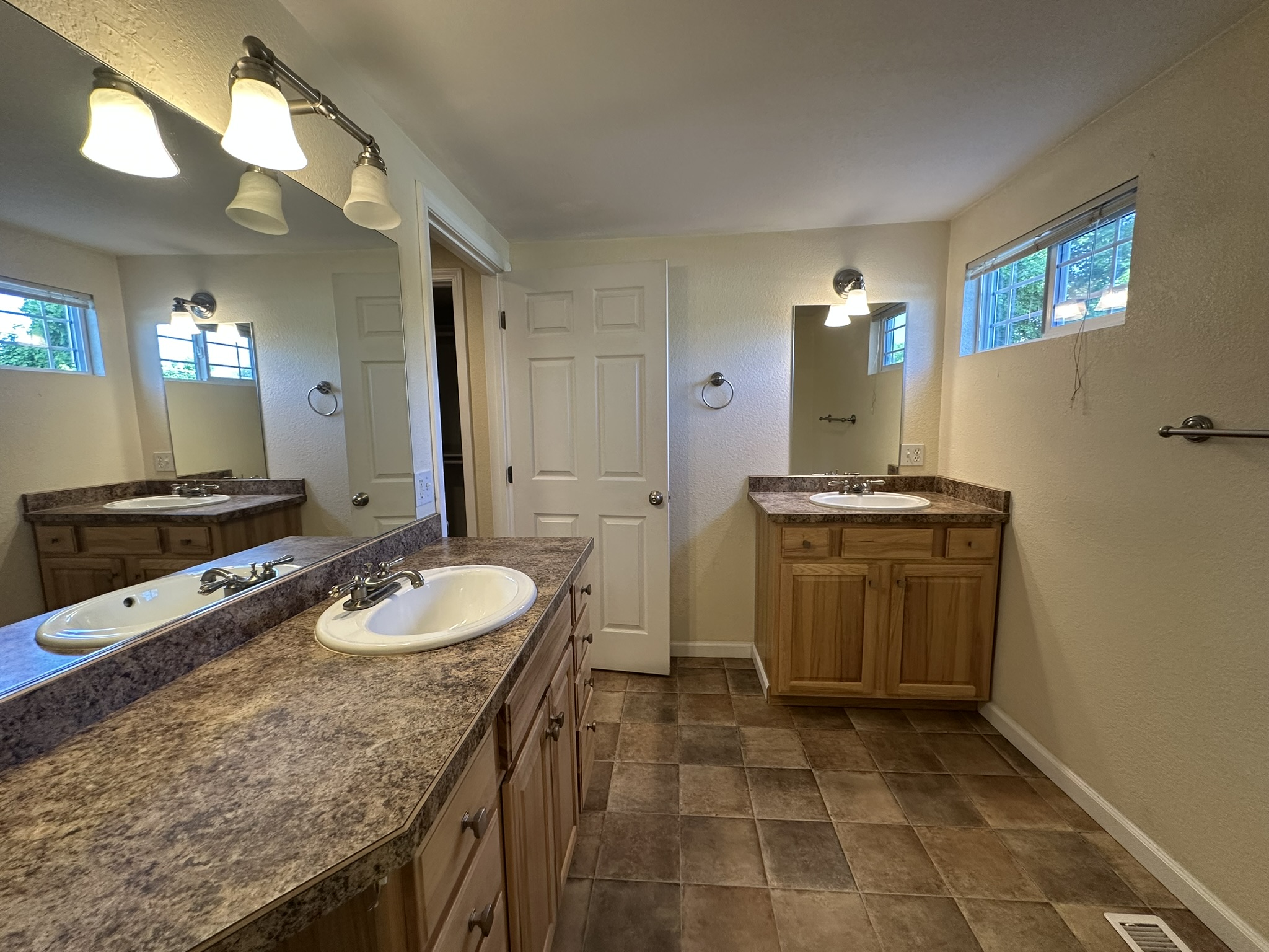 905 6th Avenue E Property Photo 14
