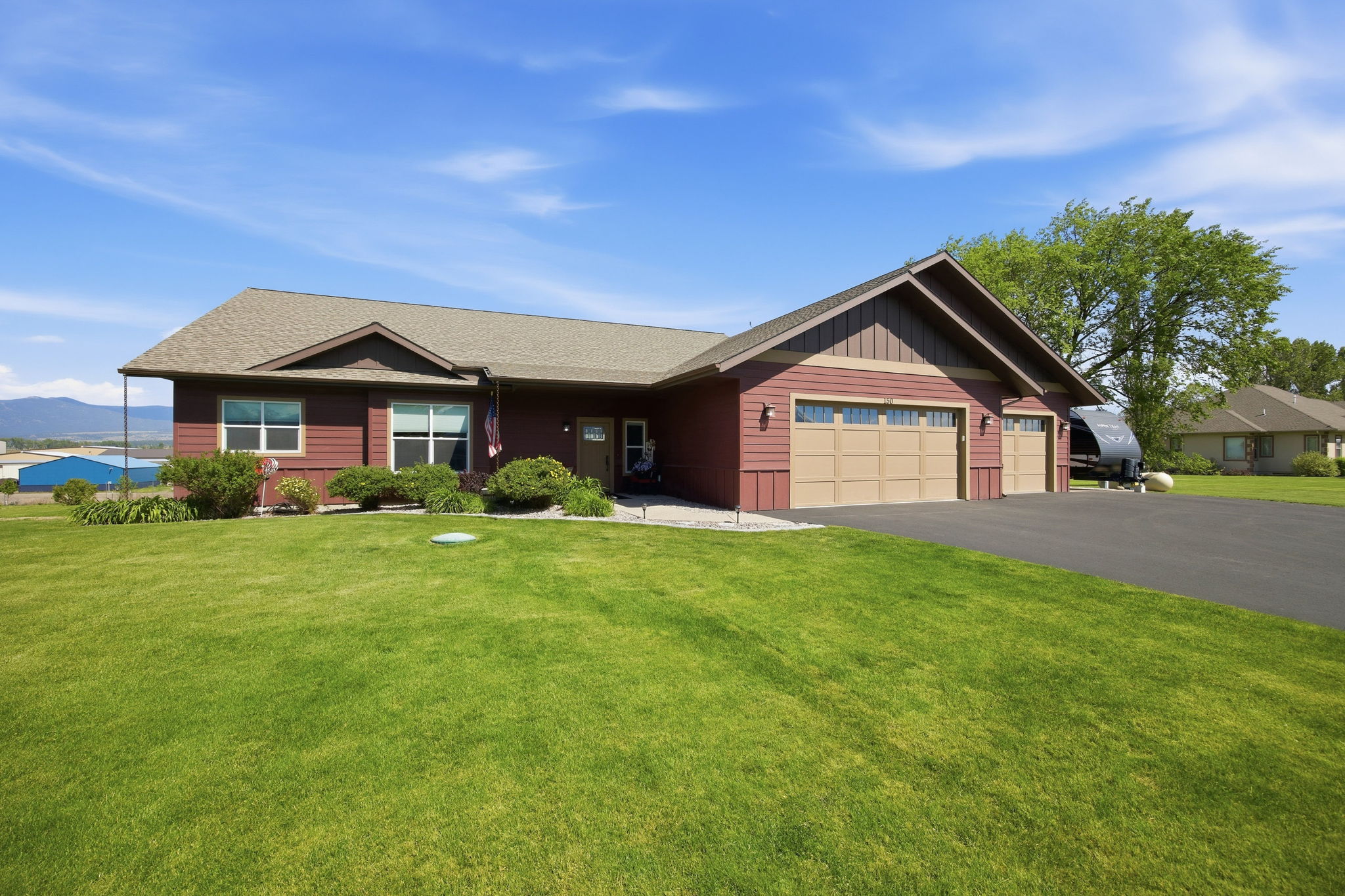 150 Jet Lane Property Photo 5