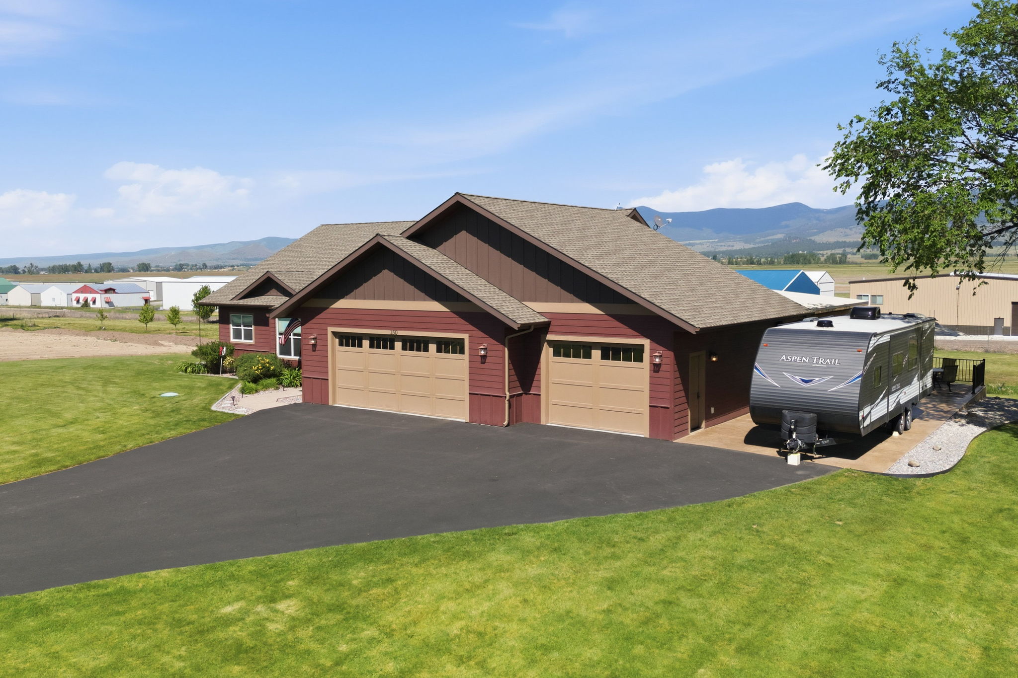 150 Jet Lane Property Photo 6