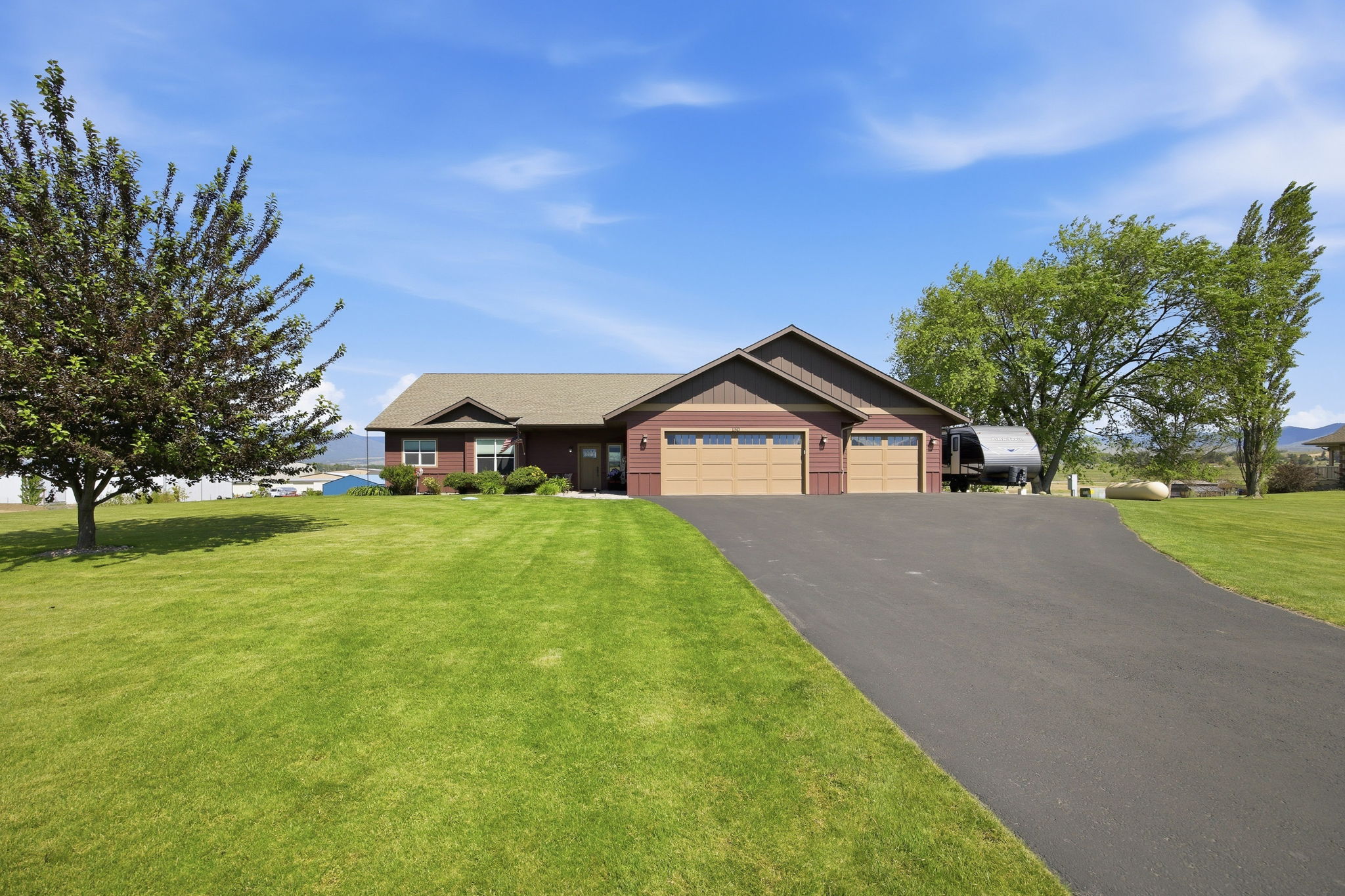 150 Jet Lane Property Photo 7