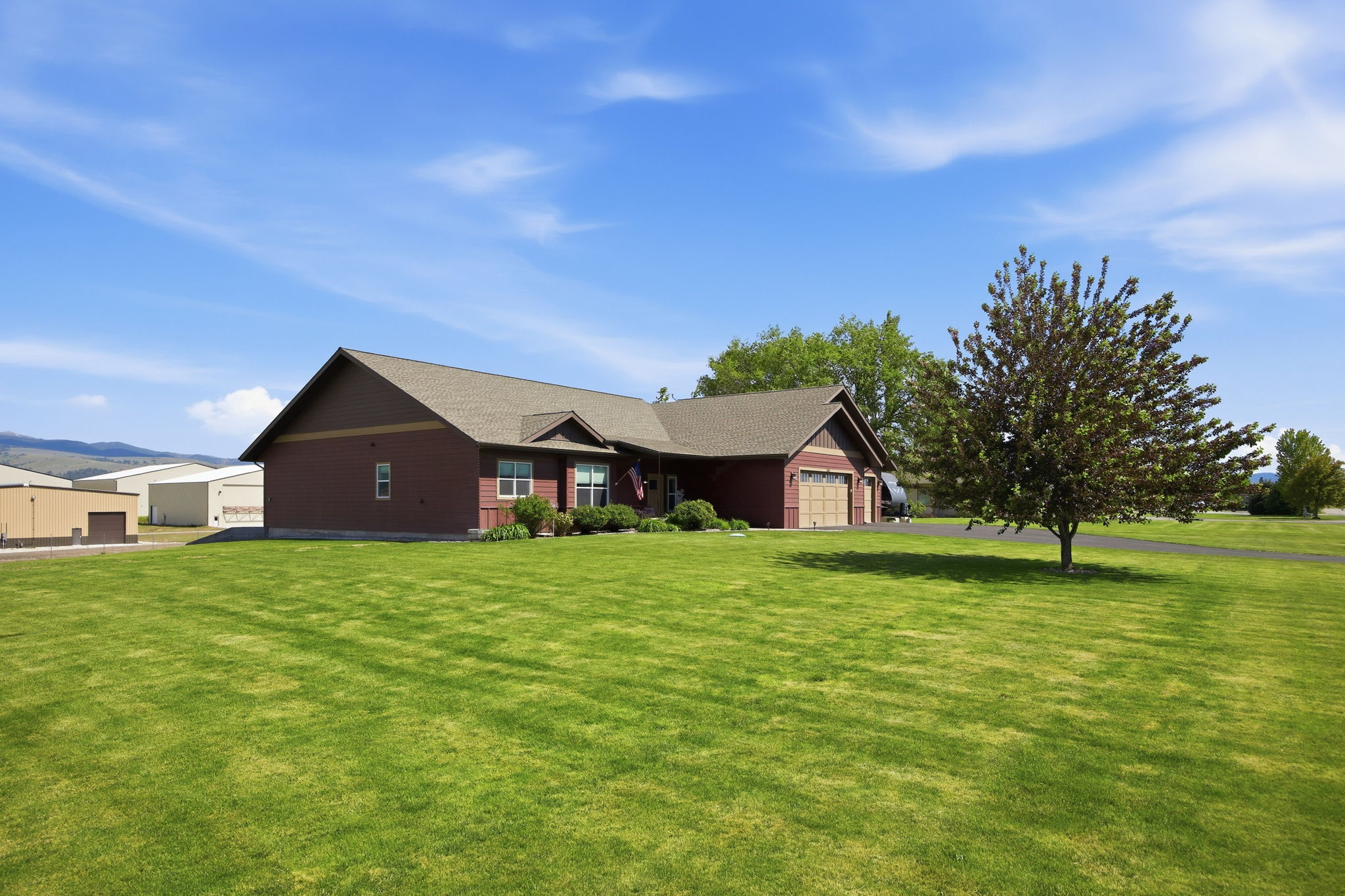 150 Jet Lane Property Photo 8