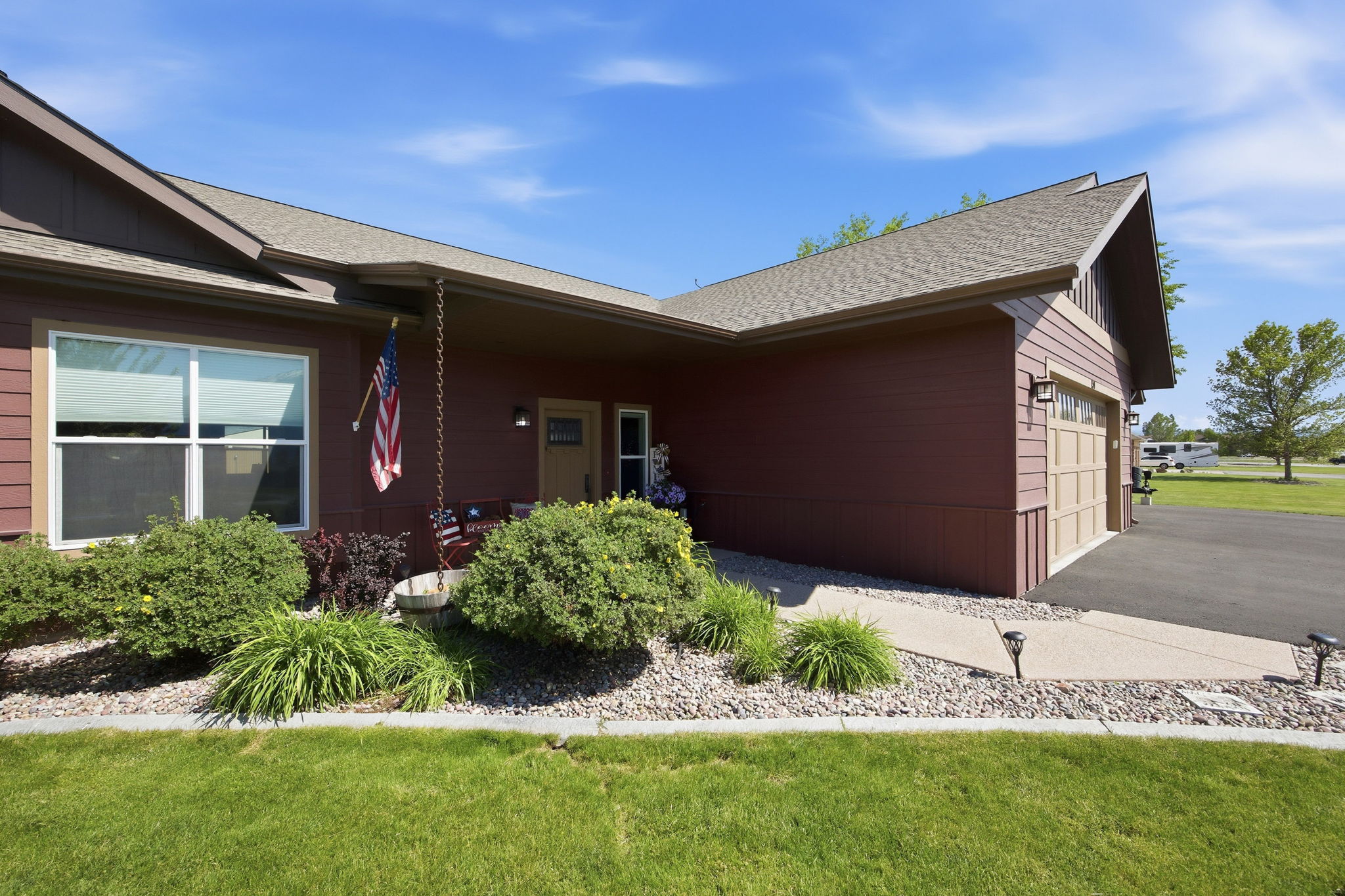 150 Jet Lane Property Photo 10