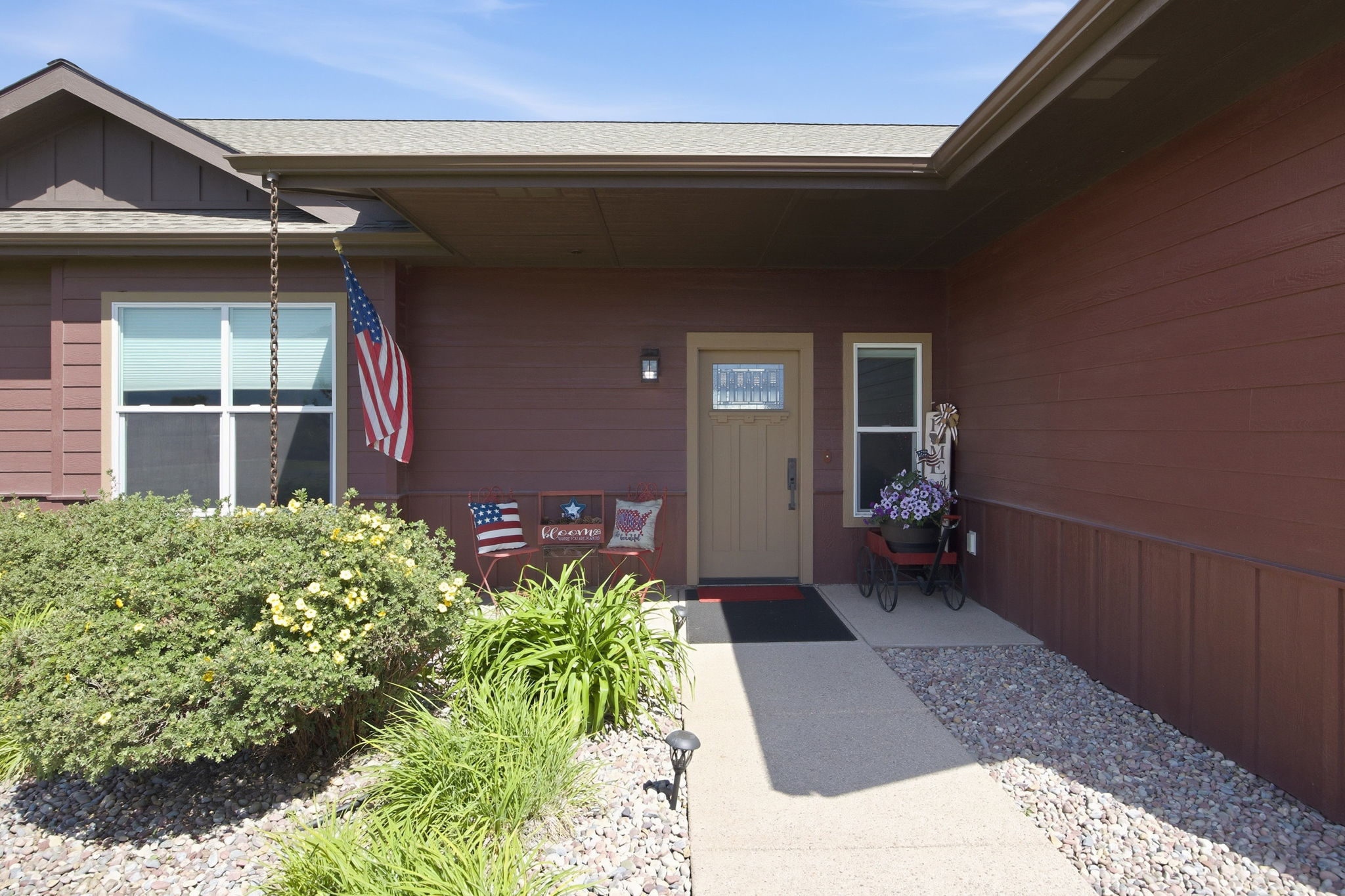 150 Jet Lane Property Photo 11