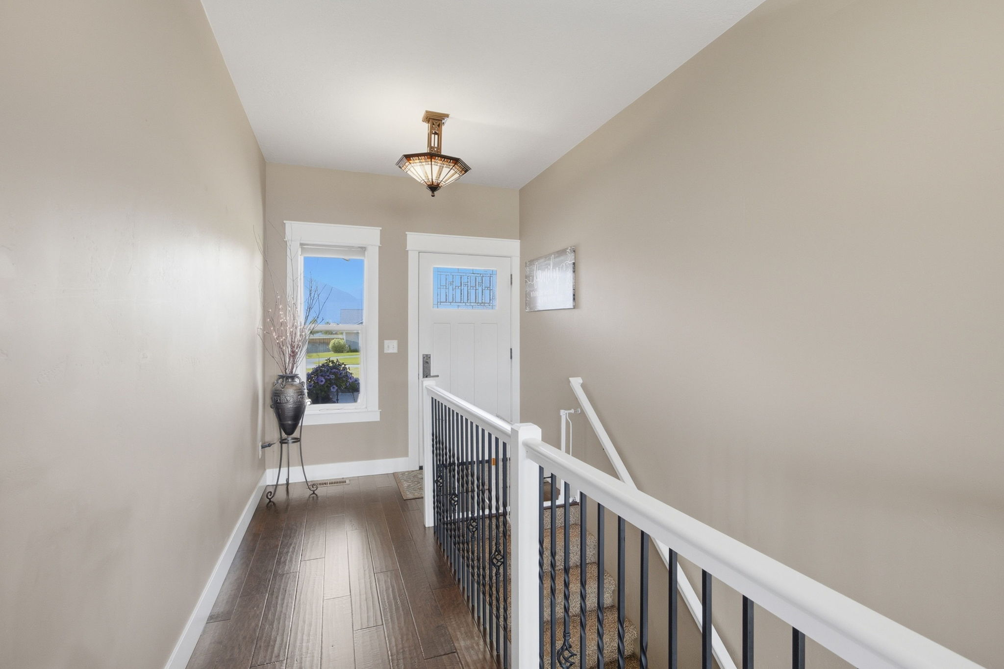 150 Jet Lane Property Photo 13