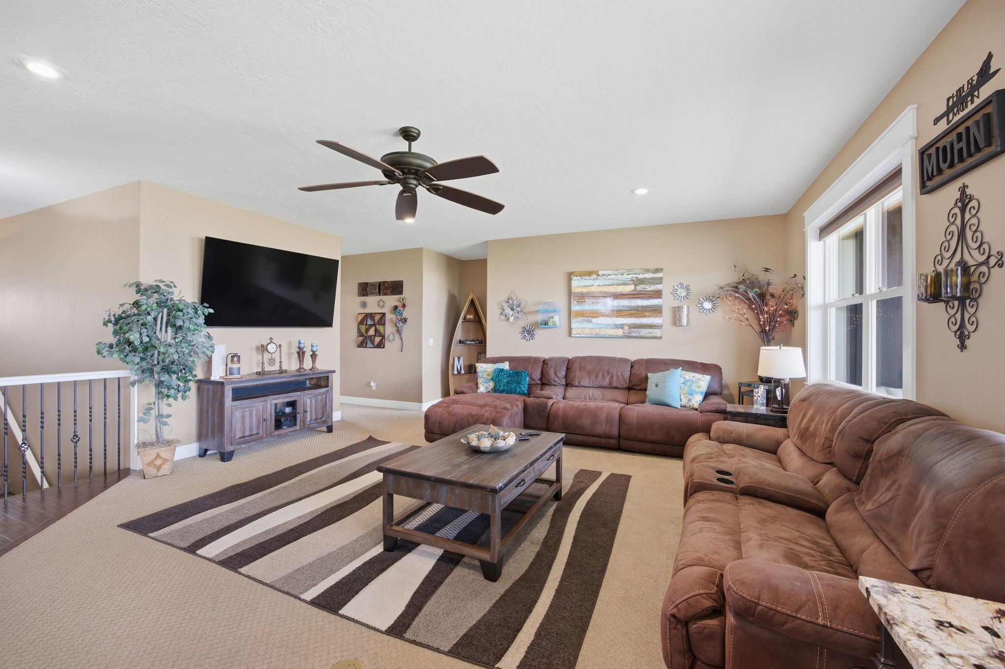 150 Jet Lane Property Photo 15