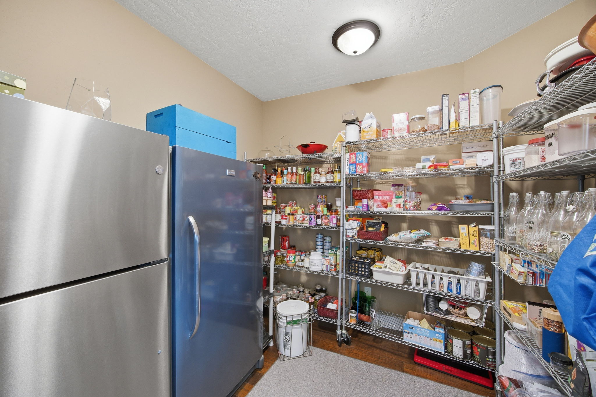 150 Jet Lane Property Photo 24
