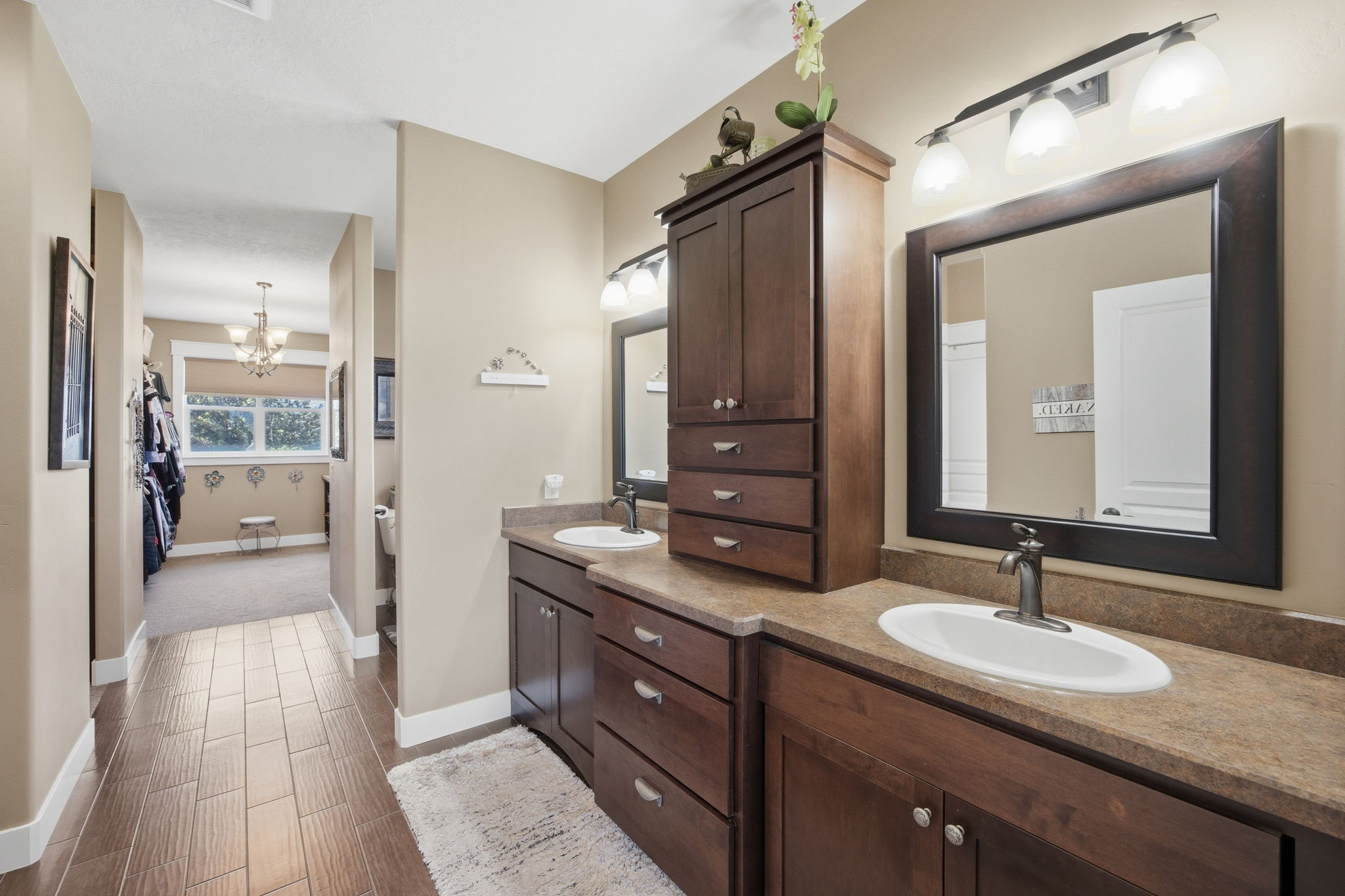 150 Jet Lane Property Photo 27