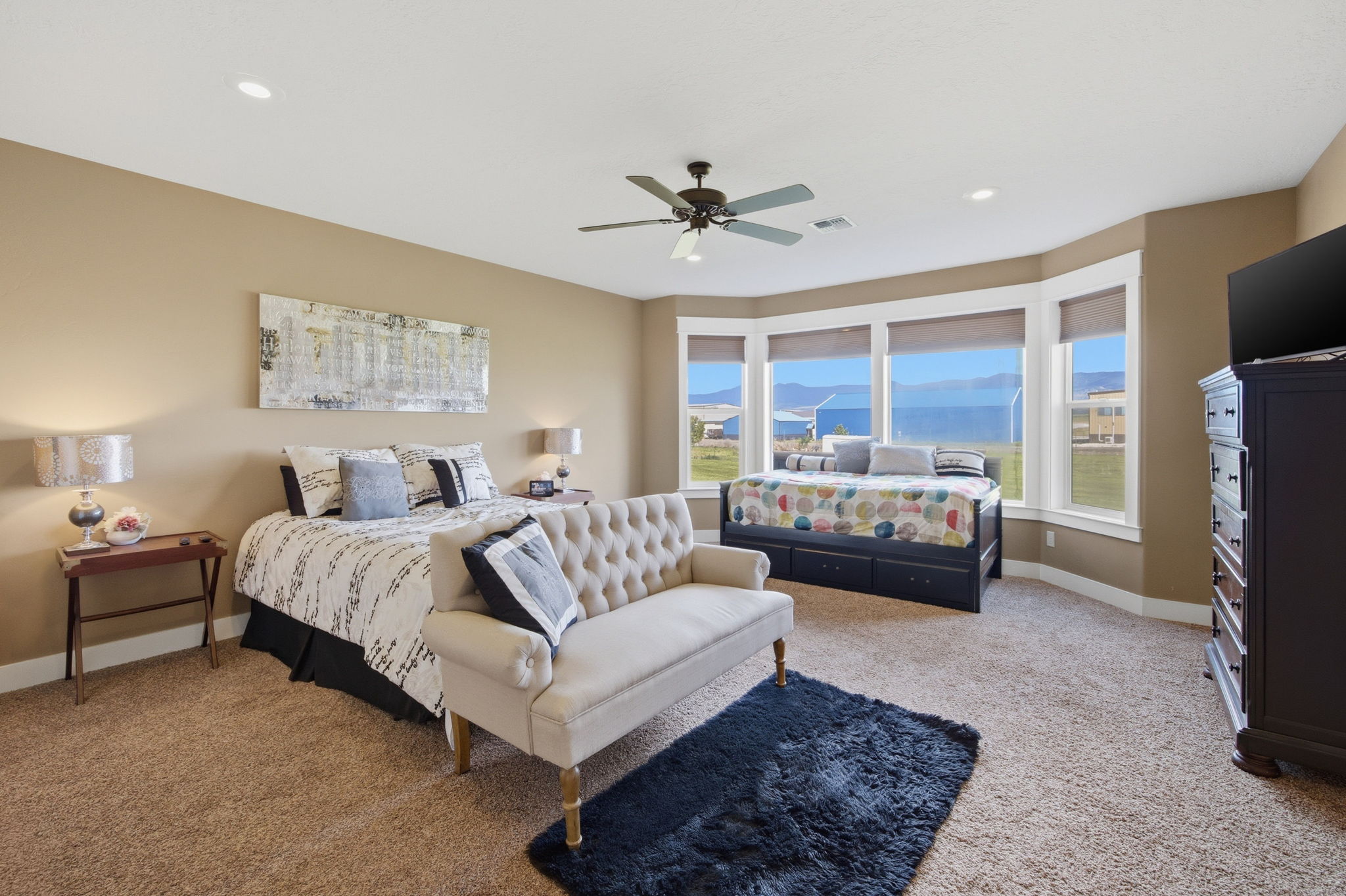 150 Jet Lane Property Photo 39