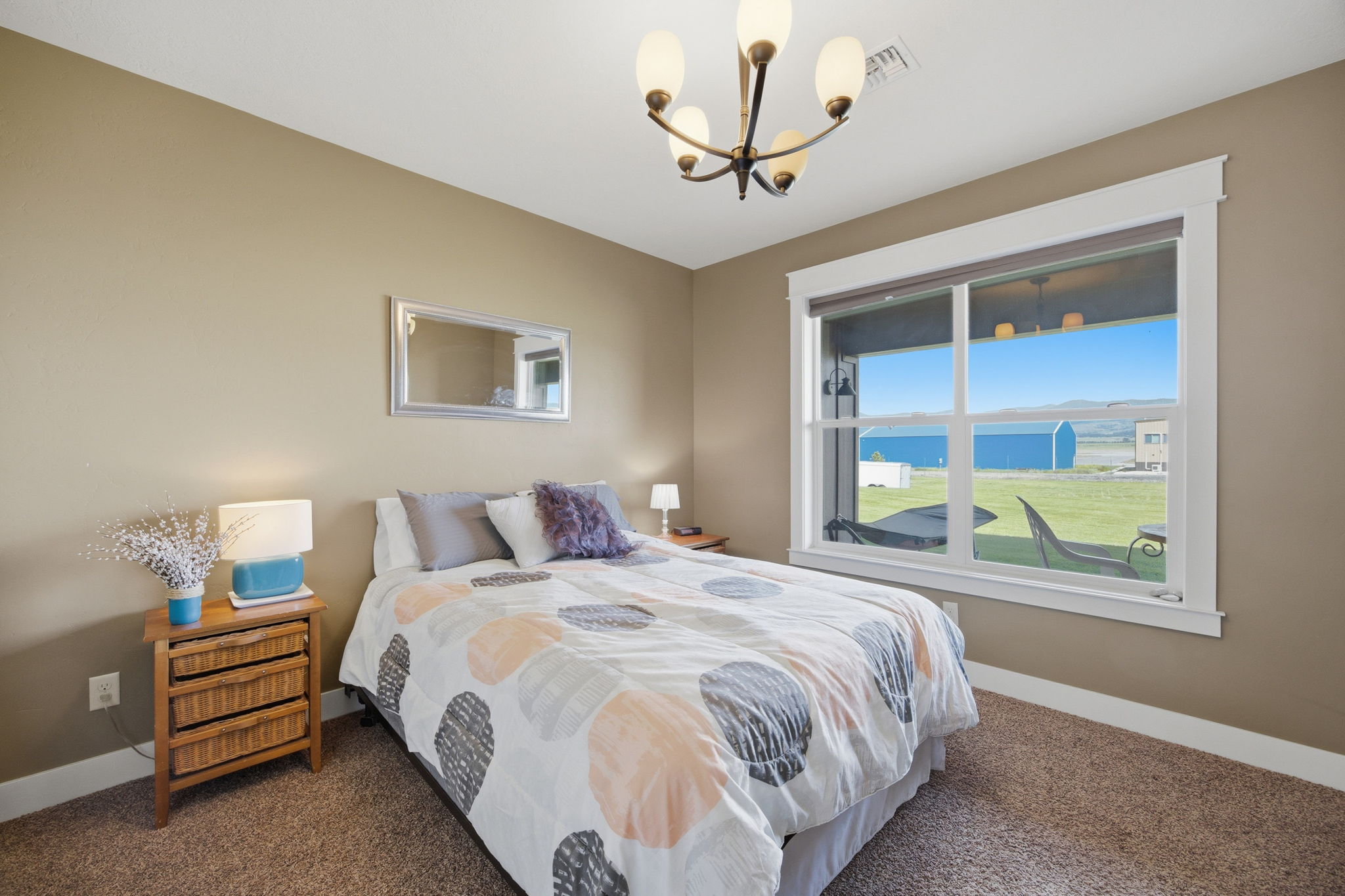 150 Jet Lane Property Photo 41
