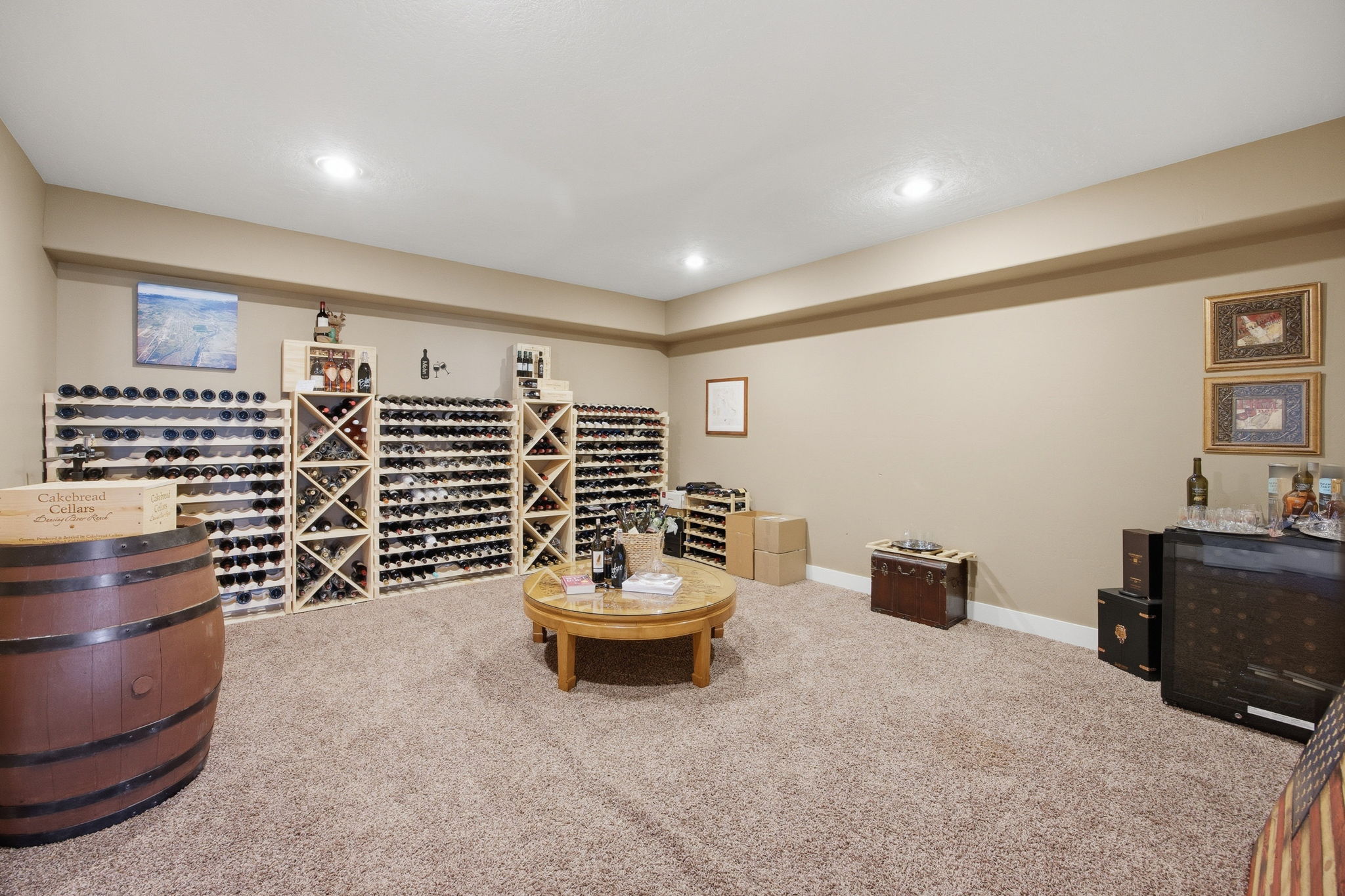 150 Jet Lane Property Photo 43