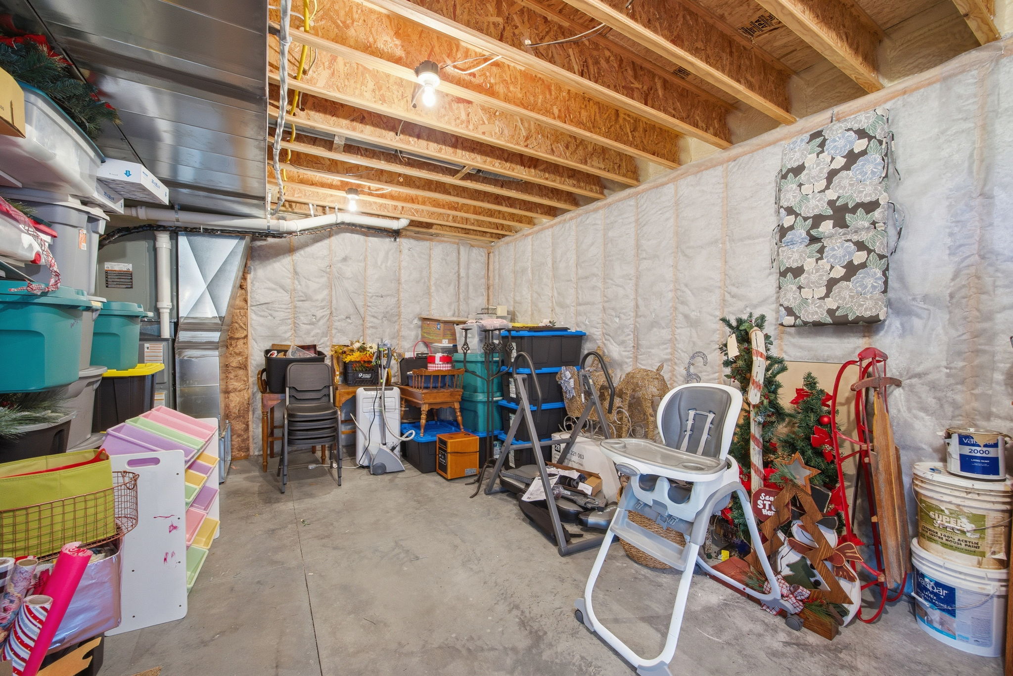 150 Jet Lane Property Photo 44
