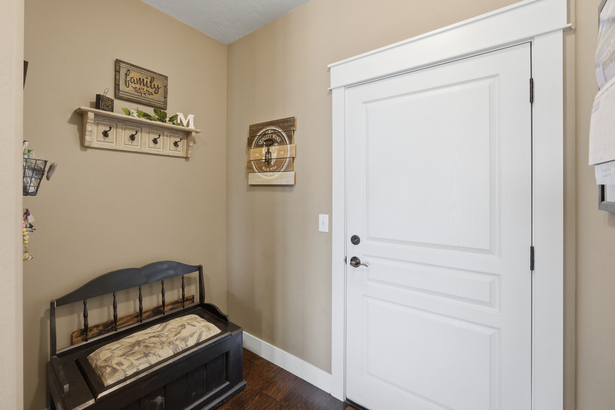 150 Jet Lane Property Photo 47