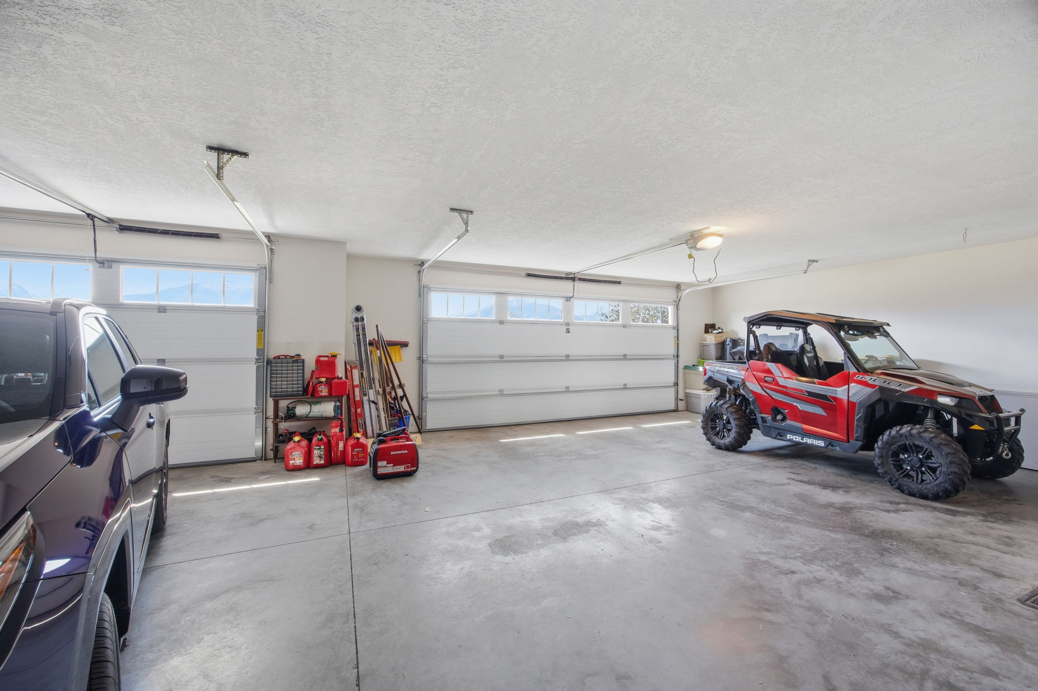 150 Jet Lane Property Photo 48