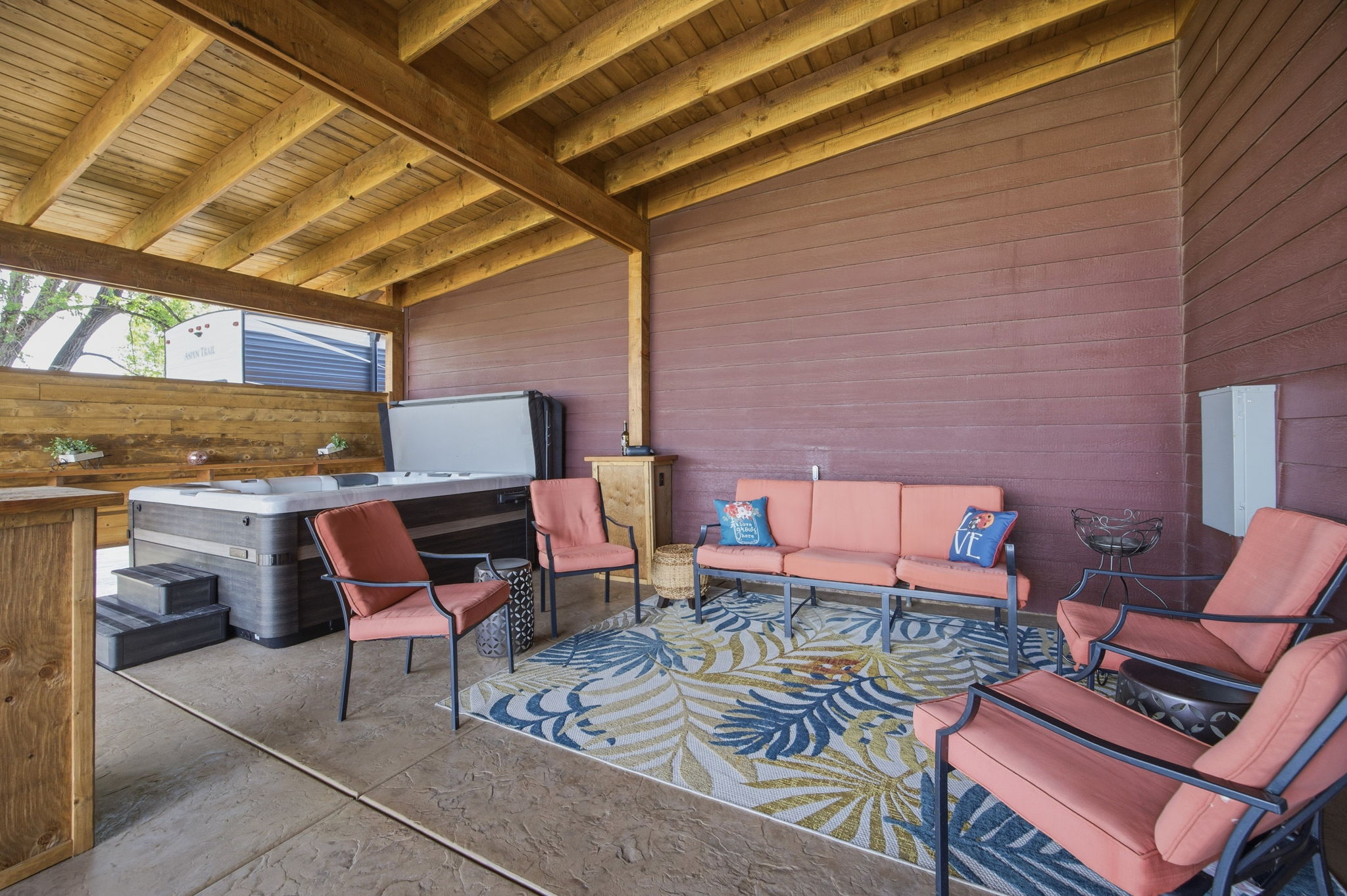 150 Jet Lane Property Photo 49