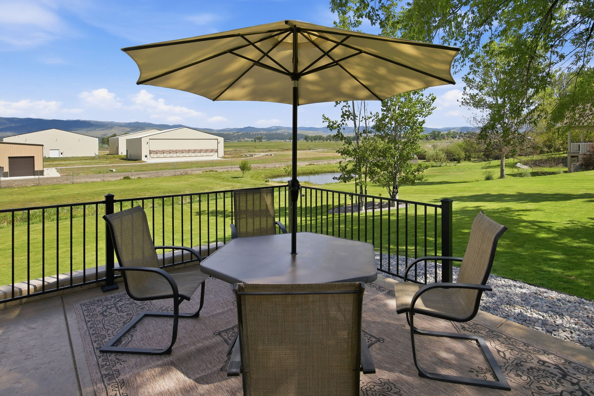 150 Jet Lane Property Photo 54