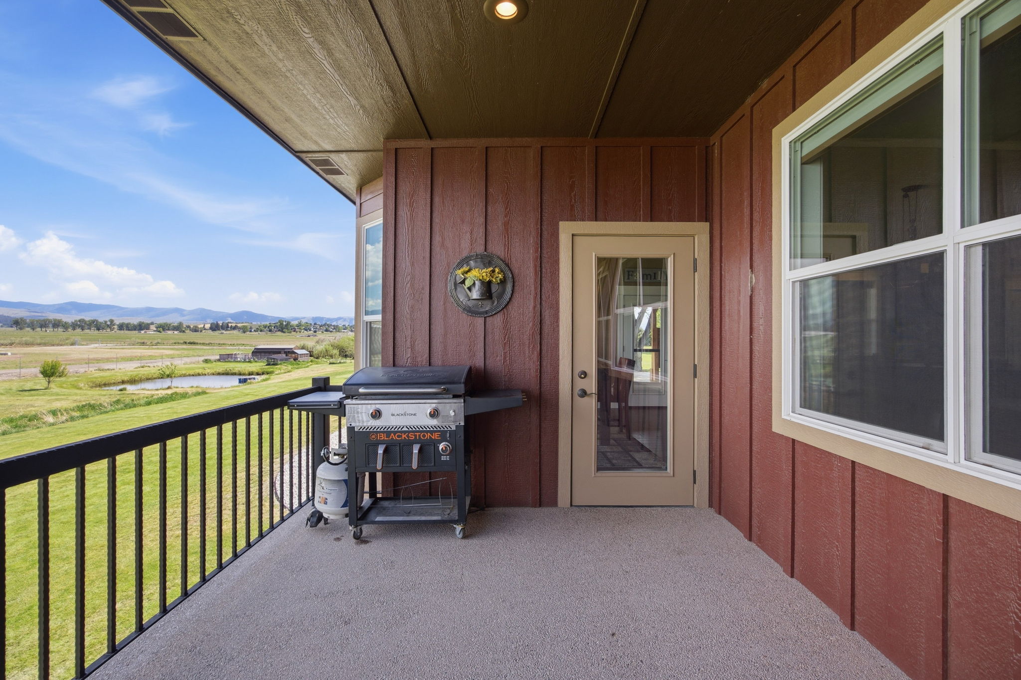 150 Jet Lane Property Photo 55
