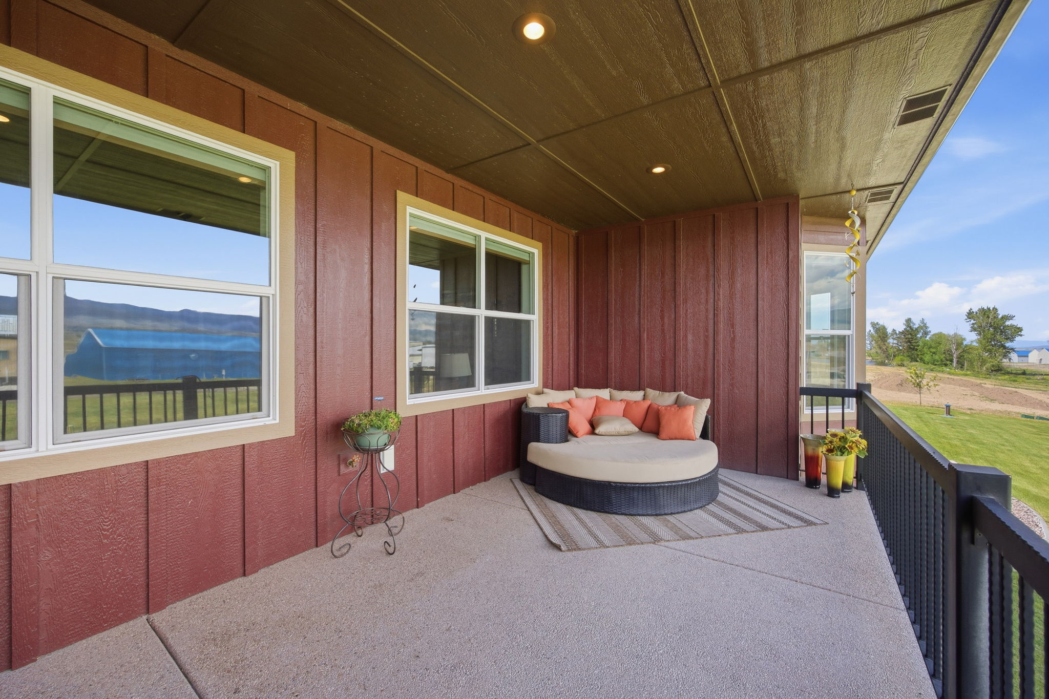 150 Jet Lane Property Photo 56