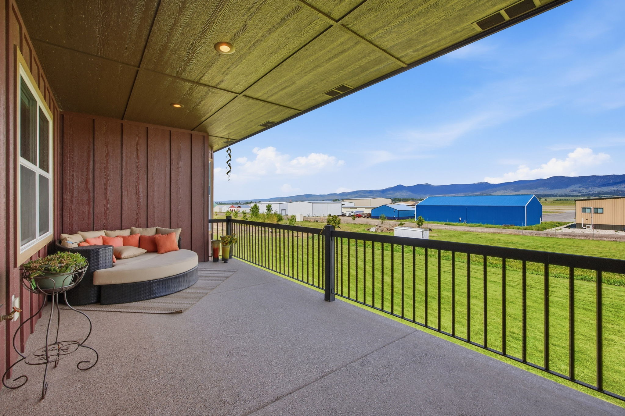 150 Jet Lane Property Photo 57