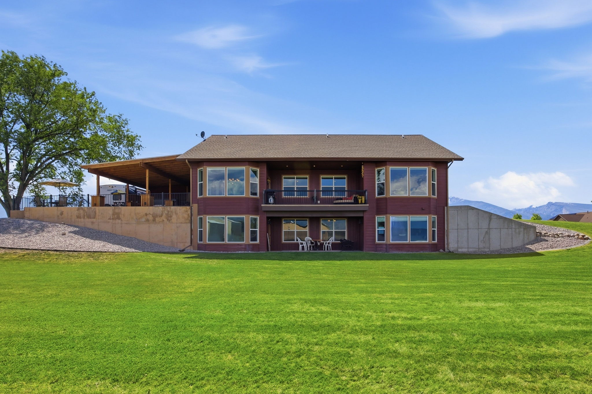 150 Jet Lane Property Photo 62