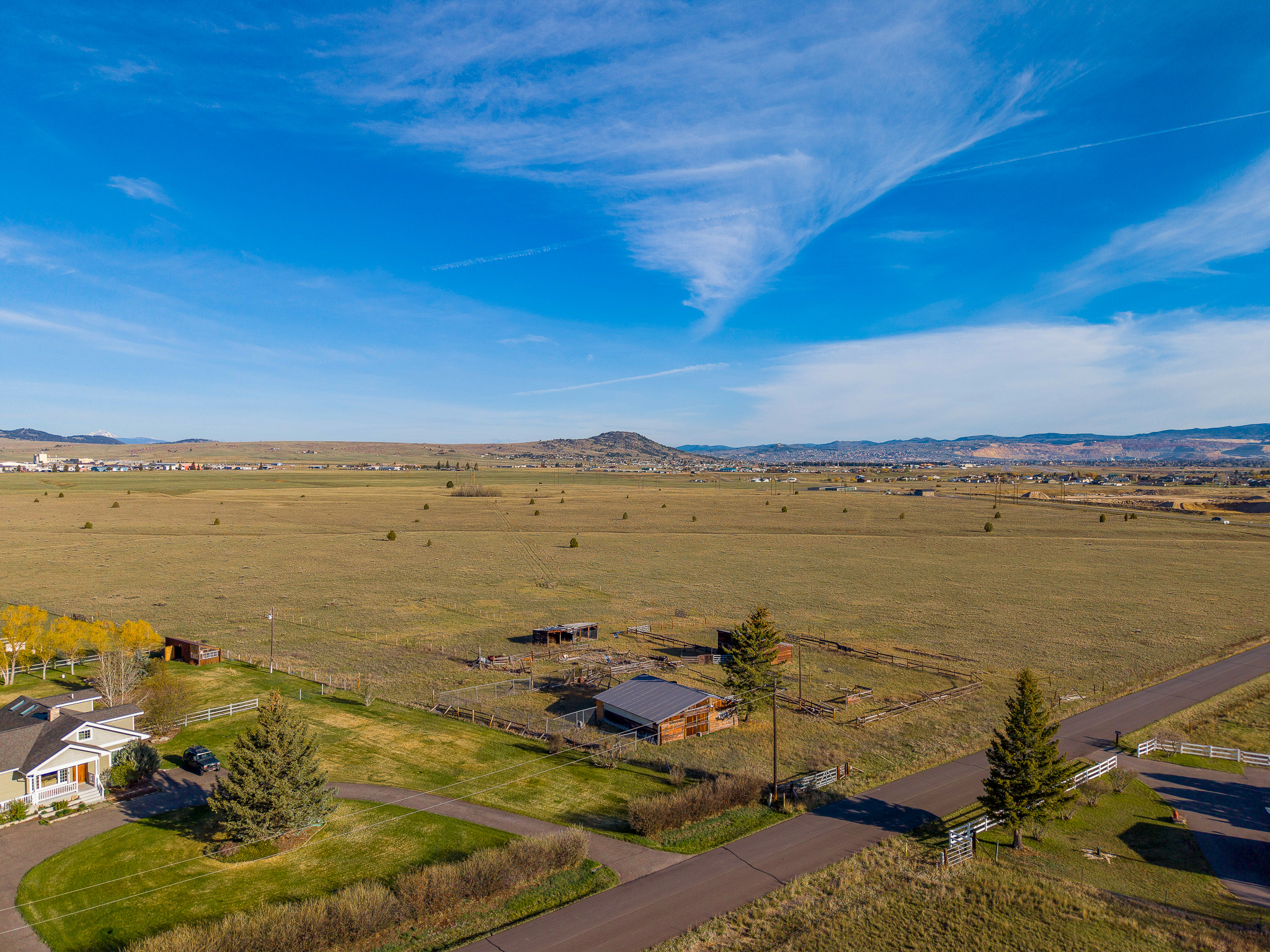 7615 Highway 2 Property Photo 1