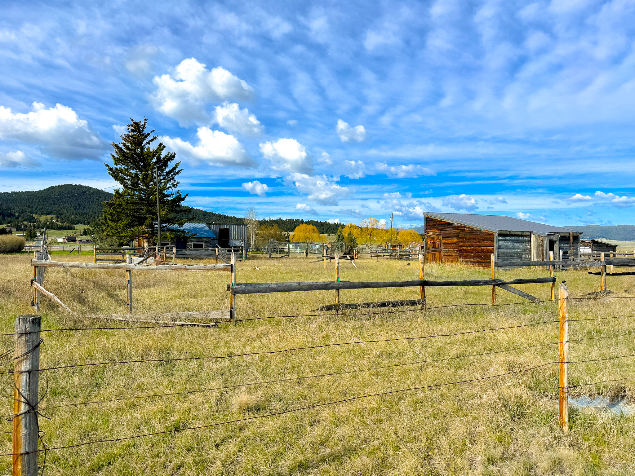 7615 Highway 2 Property Photo 11