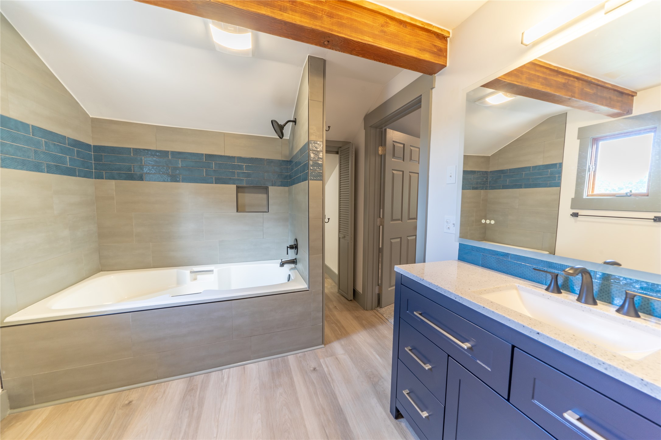 130 10th Street E Property Photo 11