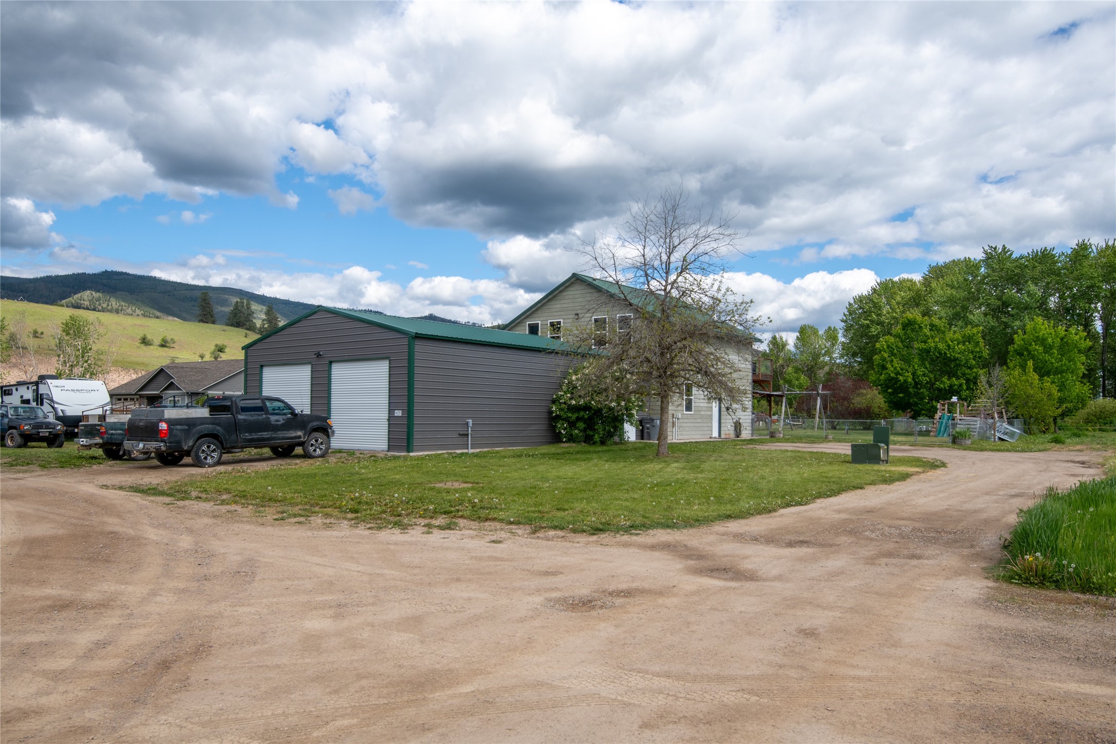16235 Garrard Lane Property Photo 4