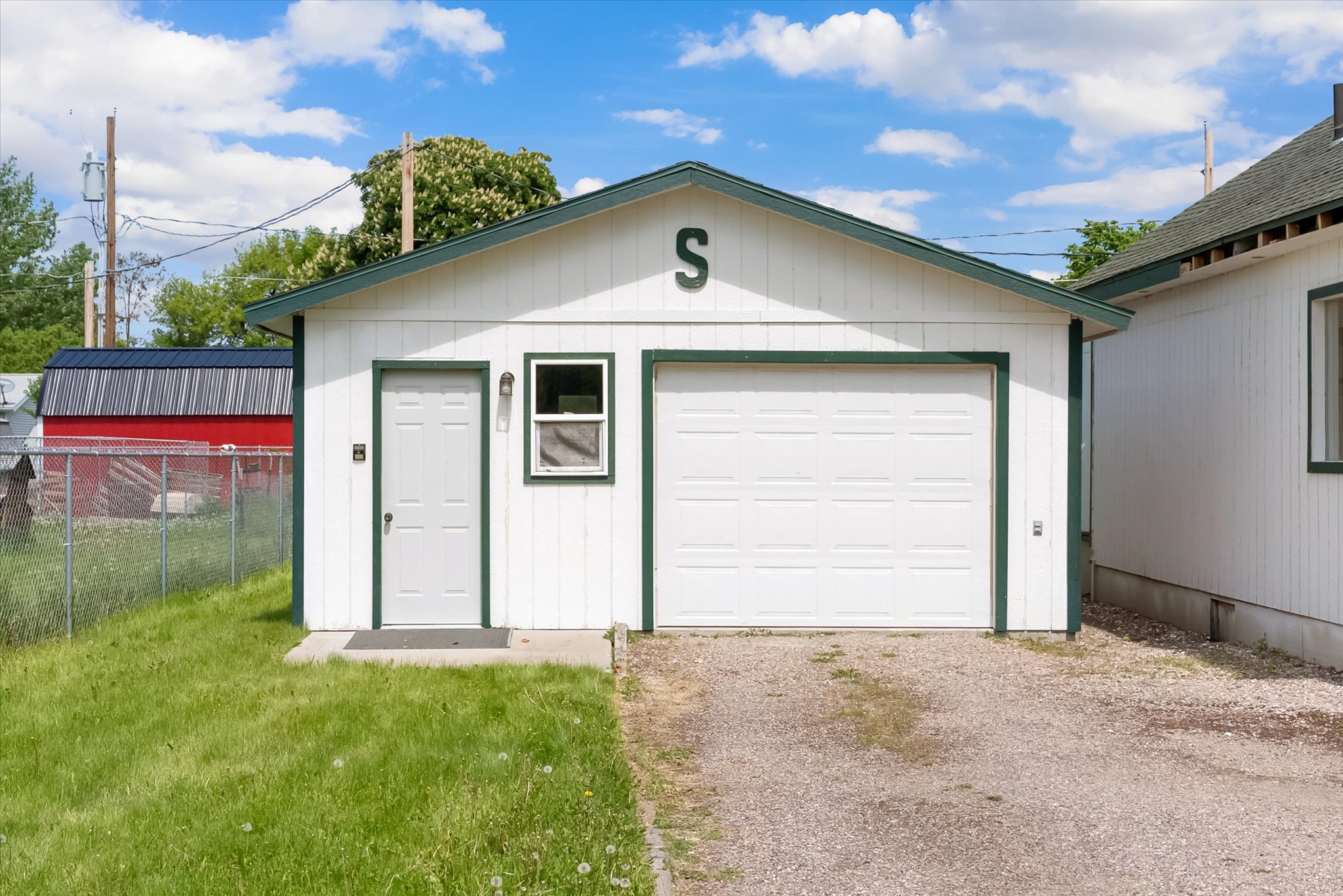 609 6th Avenue E Property Photo 5