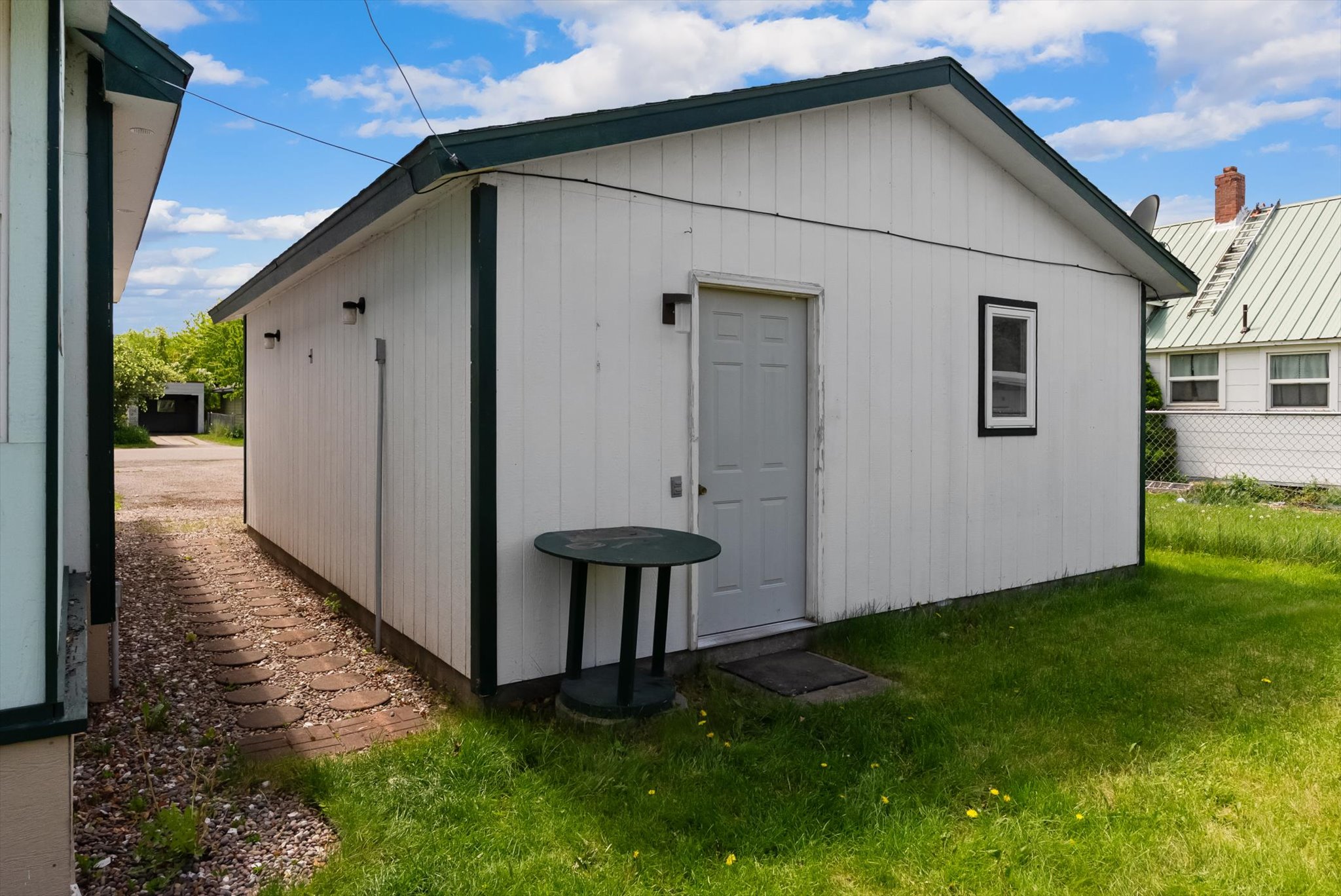 609 6th Avenue E Property Photo 22