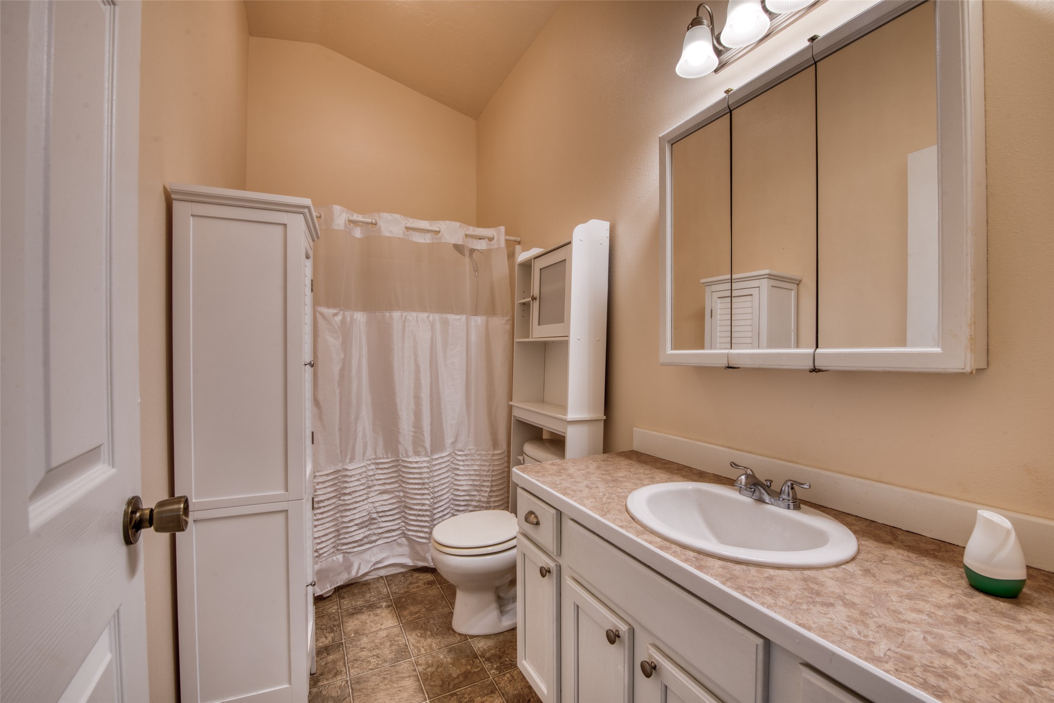 119 Alice Avenue C Property Photo 22