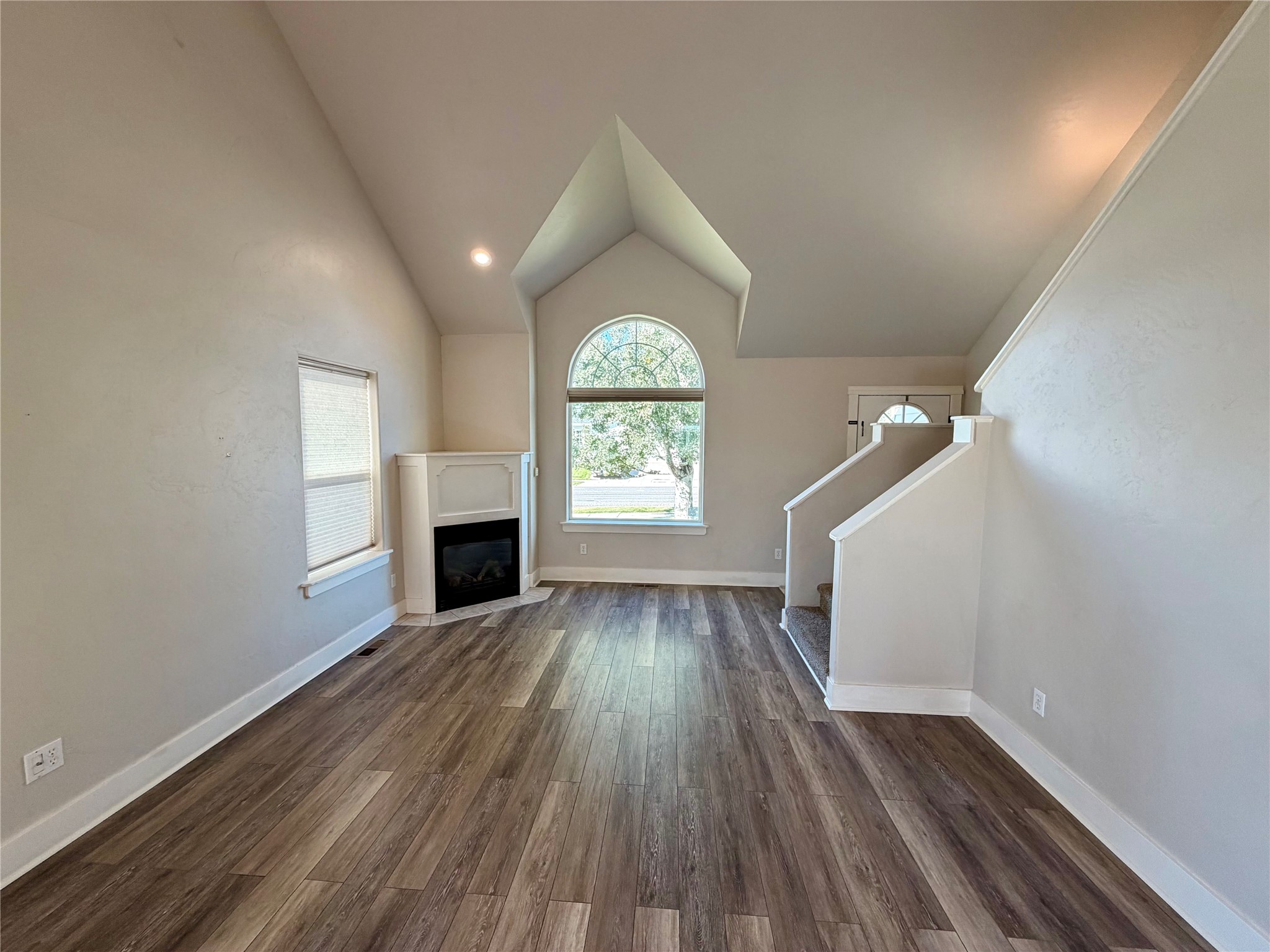 2 Empire Loop Property Photo 2