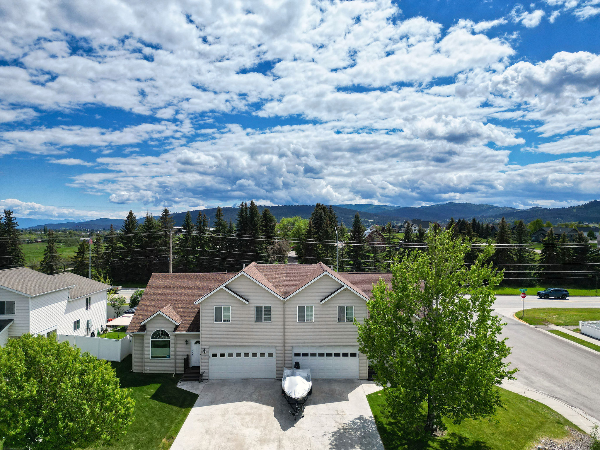 2 Empire Loop Property Photo 3