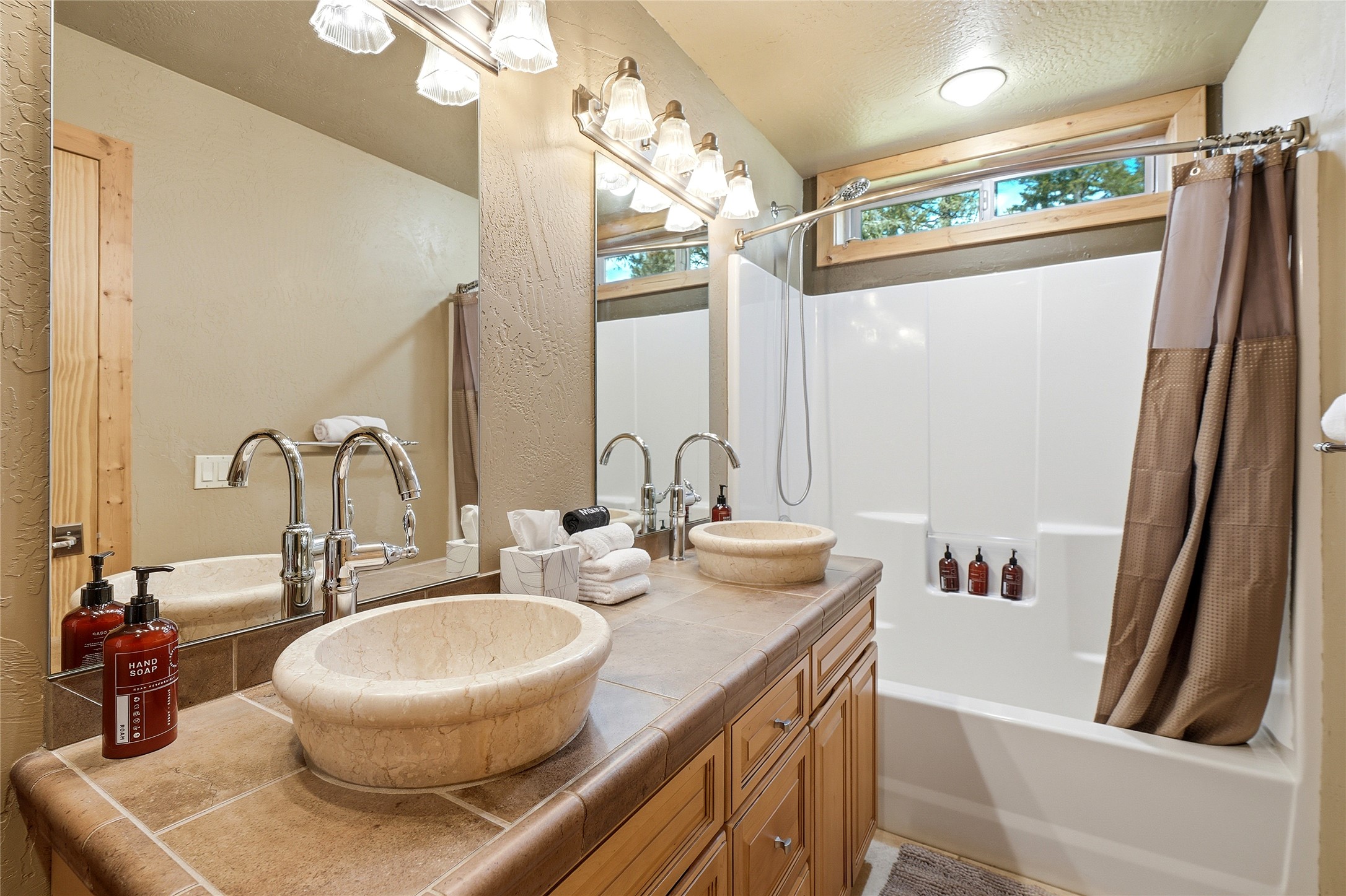 14583 Sylvan Drive Property Photo 13