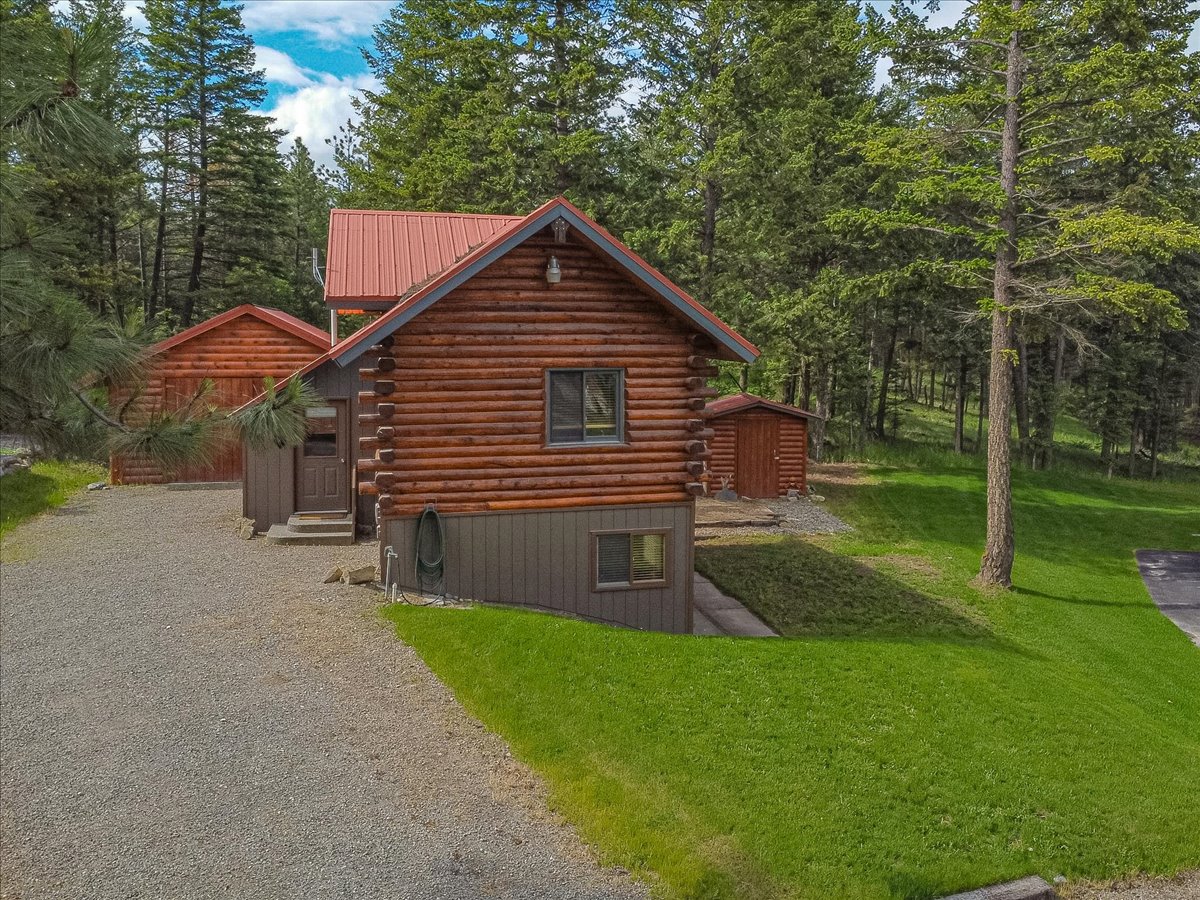 399 Kokanee Drive W Property Photo 2