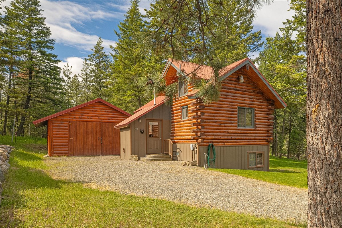 399 Kokanee Drive W Property Photo 4