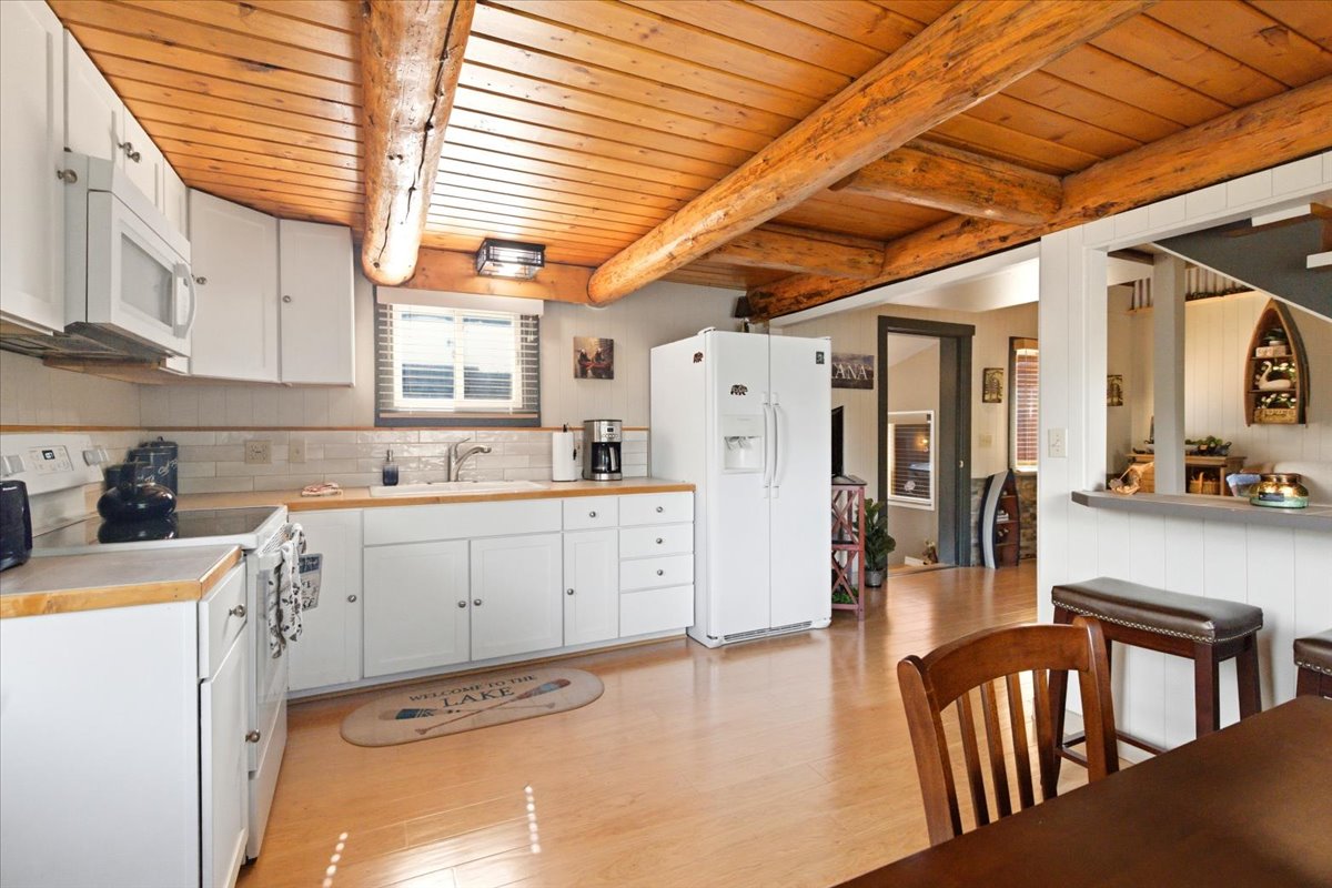 399 Kokanee Drive W Property Photo 11
