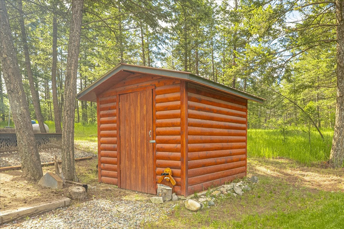 399 Kokanee Drive W Property Photo 33